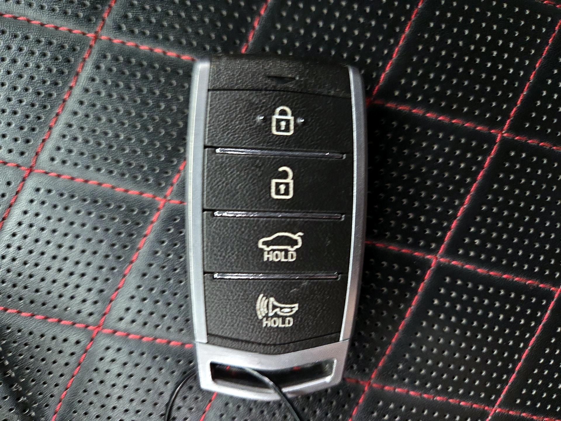 Thumbnail: 2019 Genesis G70 - 18