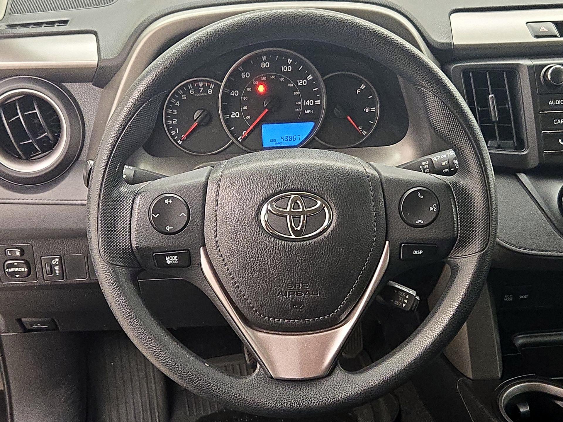Thumbnail: 2016 Toyota RAV4 - 10