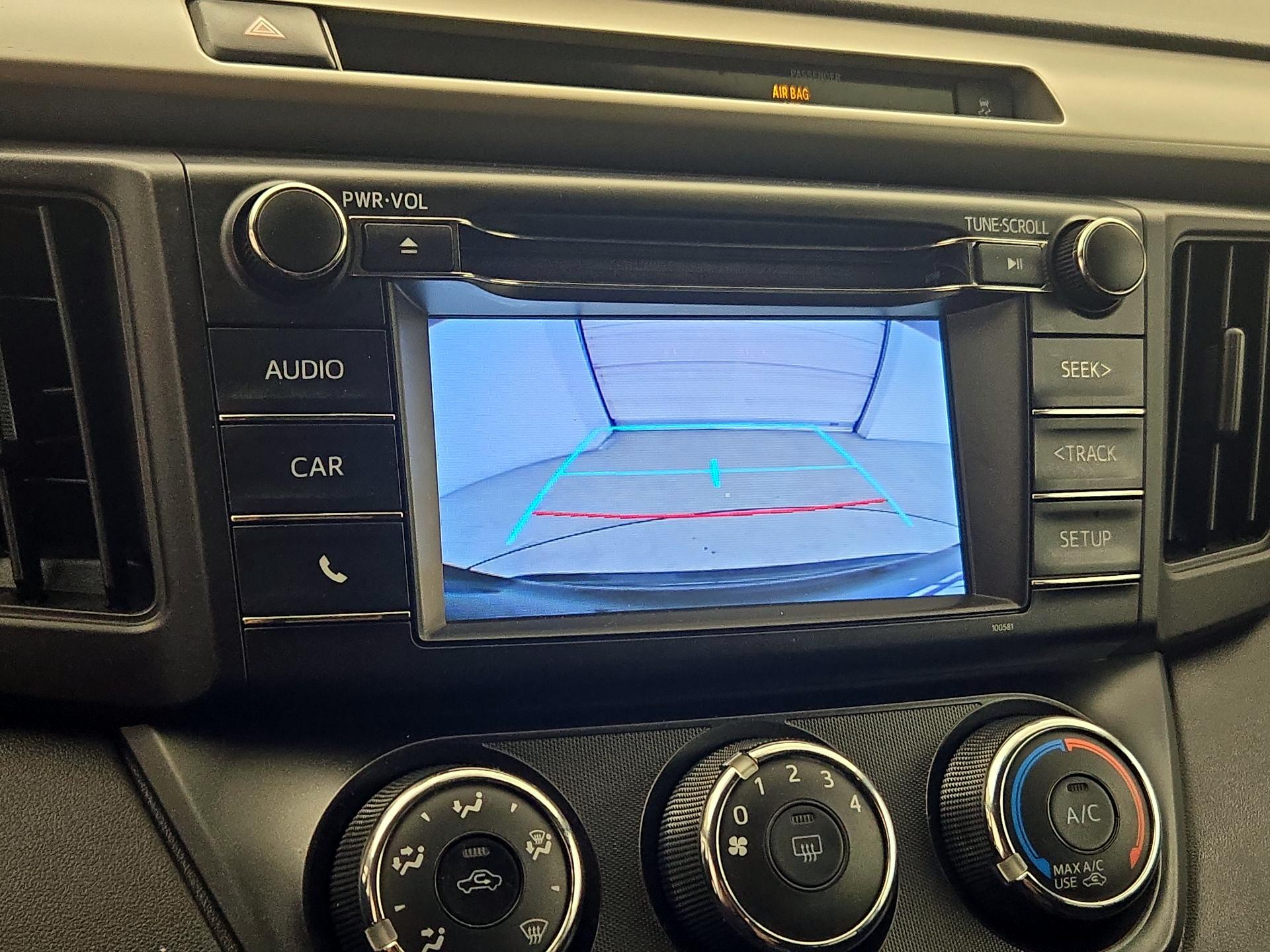Thumbnail: 2016 Toyota RAV4 - 14