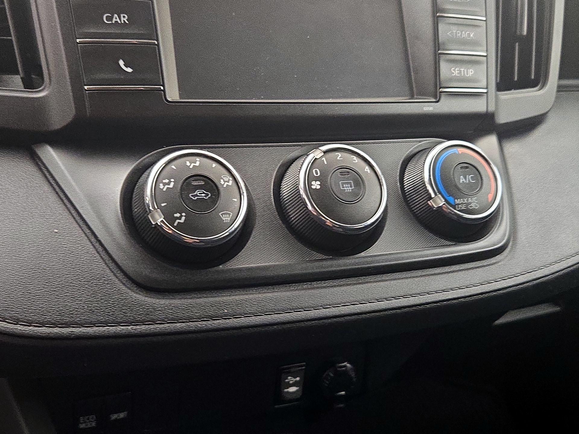 Thumbnail: 2016 Toyota RAV4 - 16