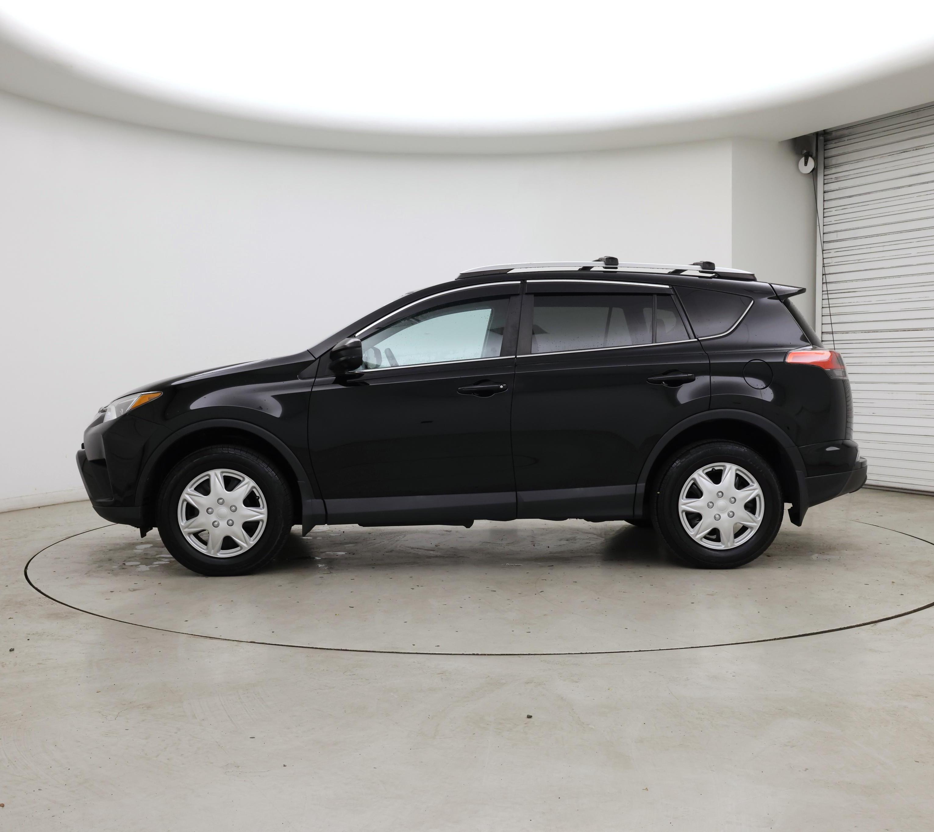 Thumbnail: 2016 Toyota RAV4 - 3