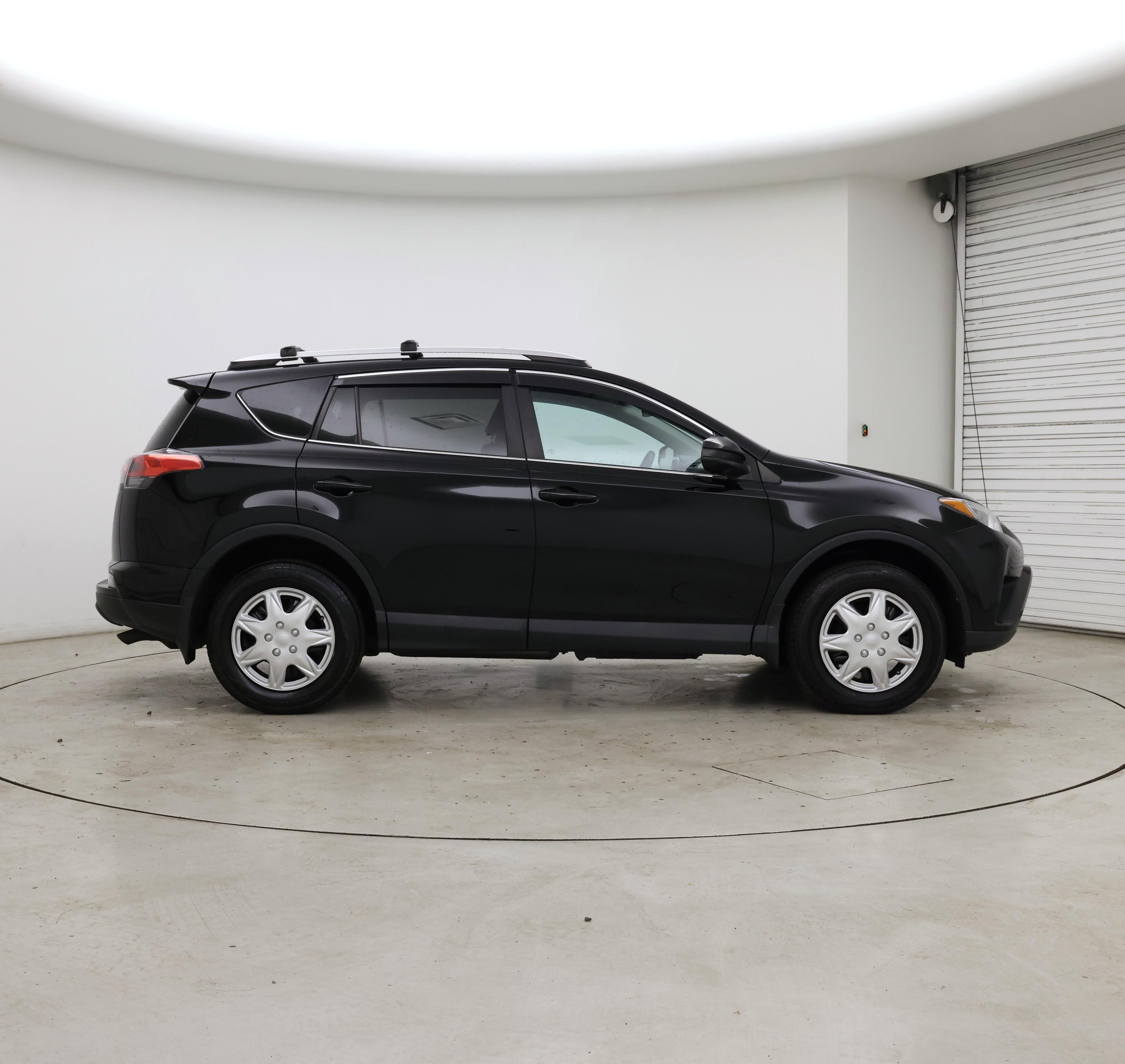 Thumbnail: 2016 Toyota RAV4 - 7