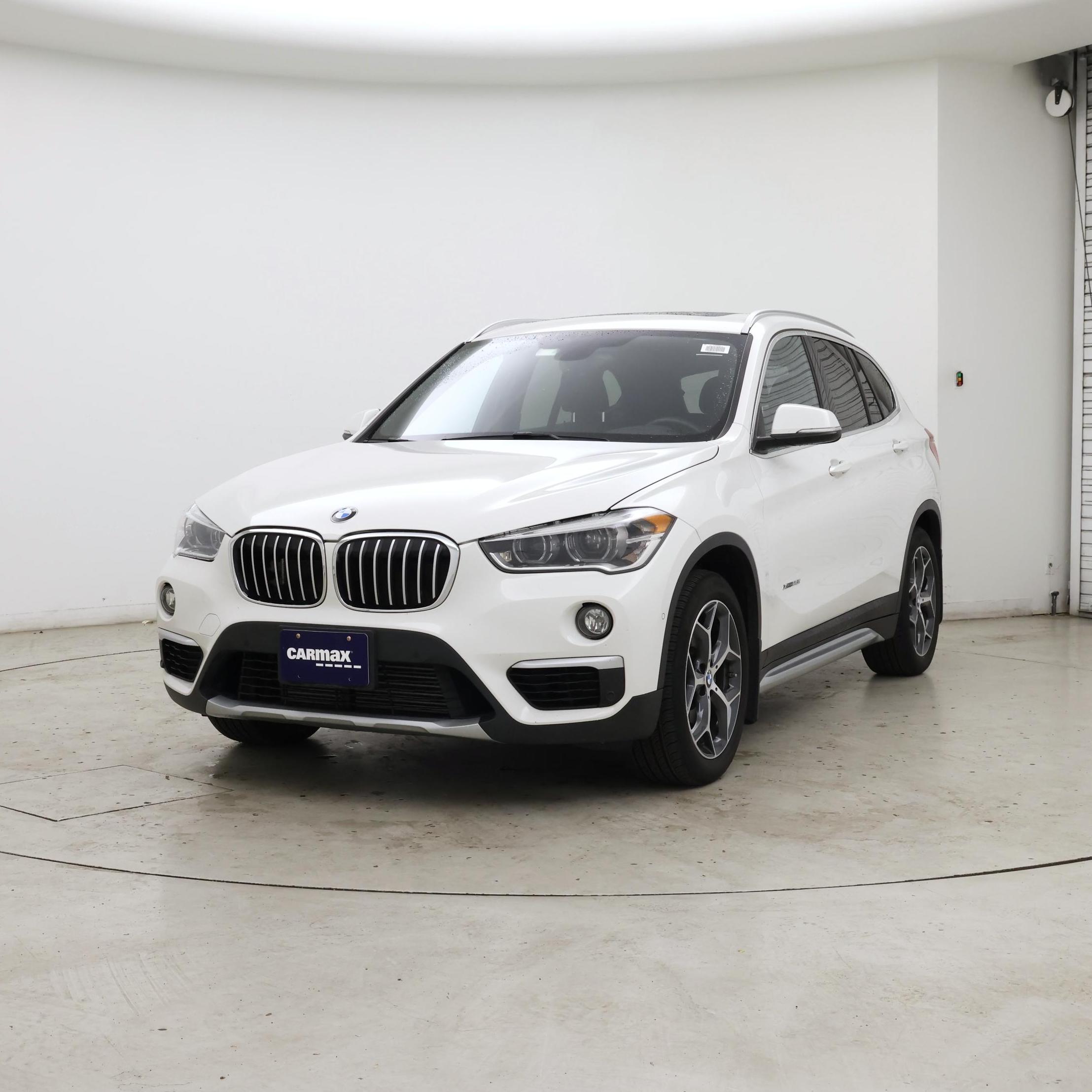 Thumbnail: 2017 BMW X1 - 4
