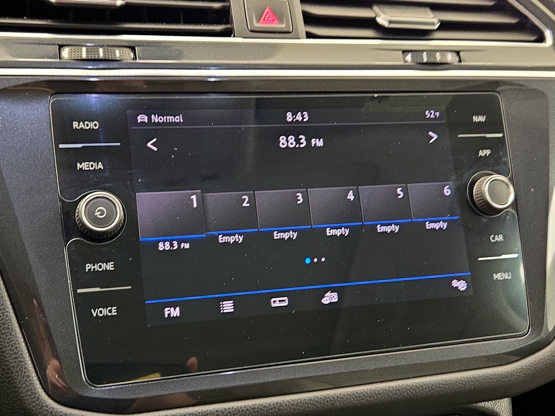 Thumbnail: 2018 Volkswagen Tiguan - 15