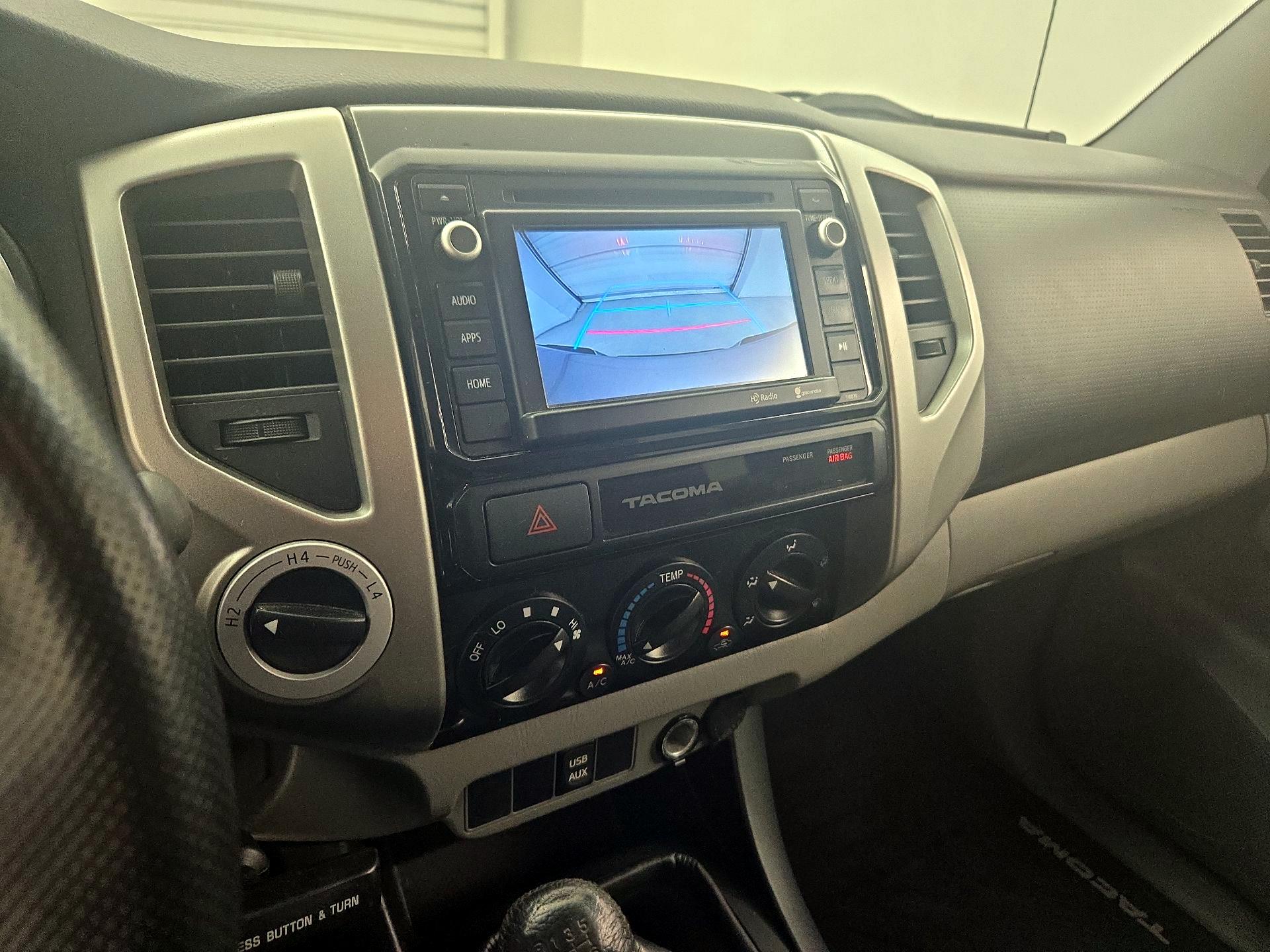 Thumbnail: 2015 Toyota Tacoma - 14