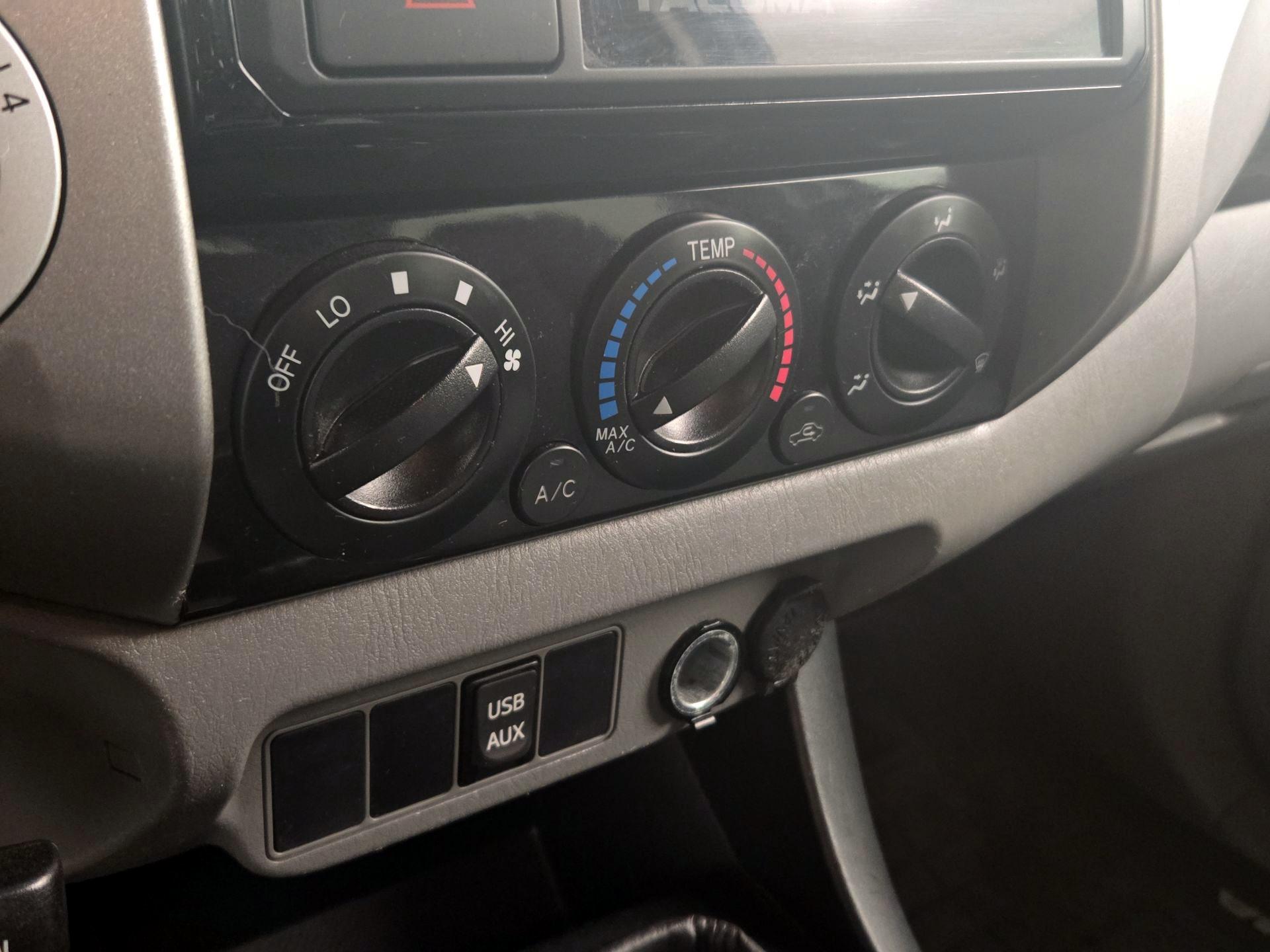 Thumbnail: 2015 Toyota Tacoma - 16
