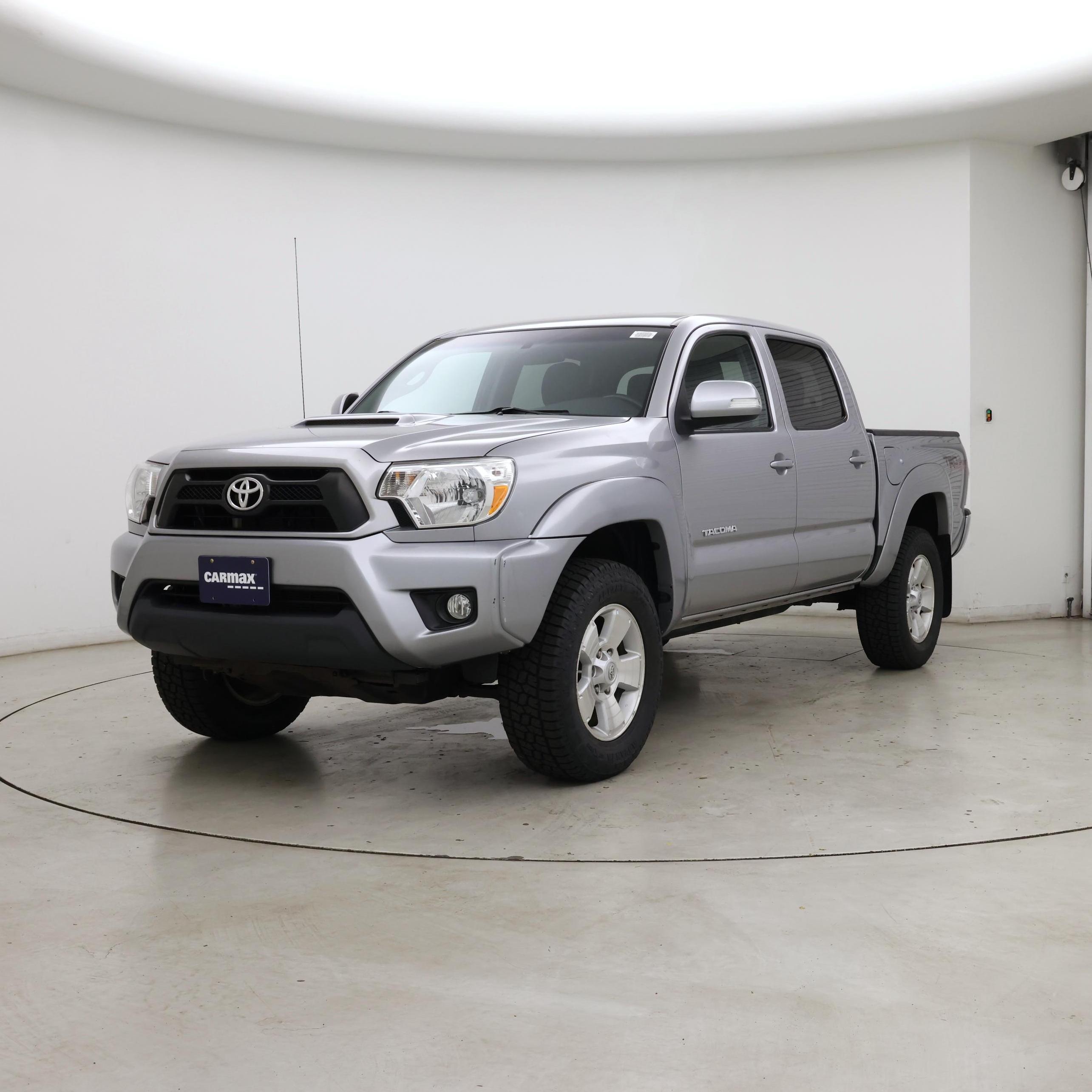 Thumbnail: 2015 Toyota Tacoma - 4