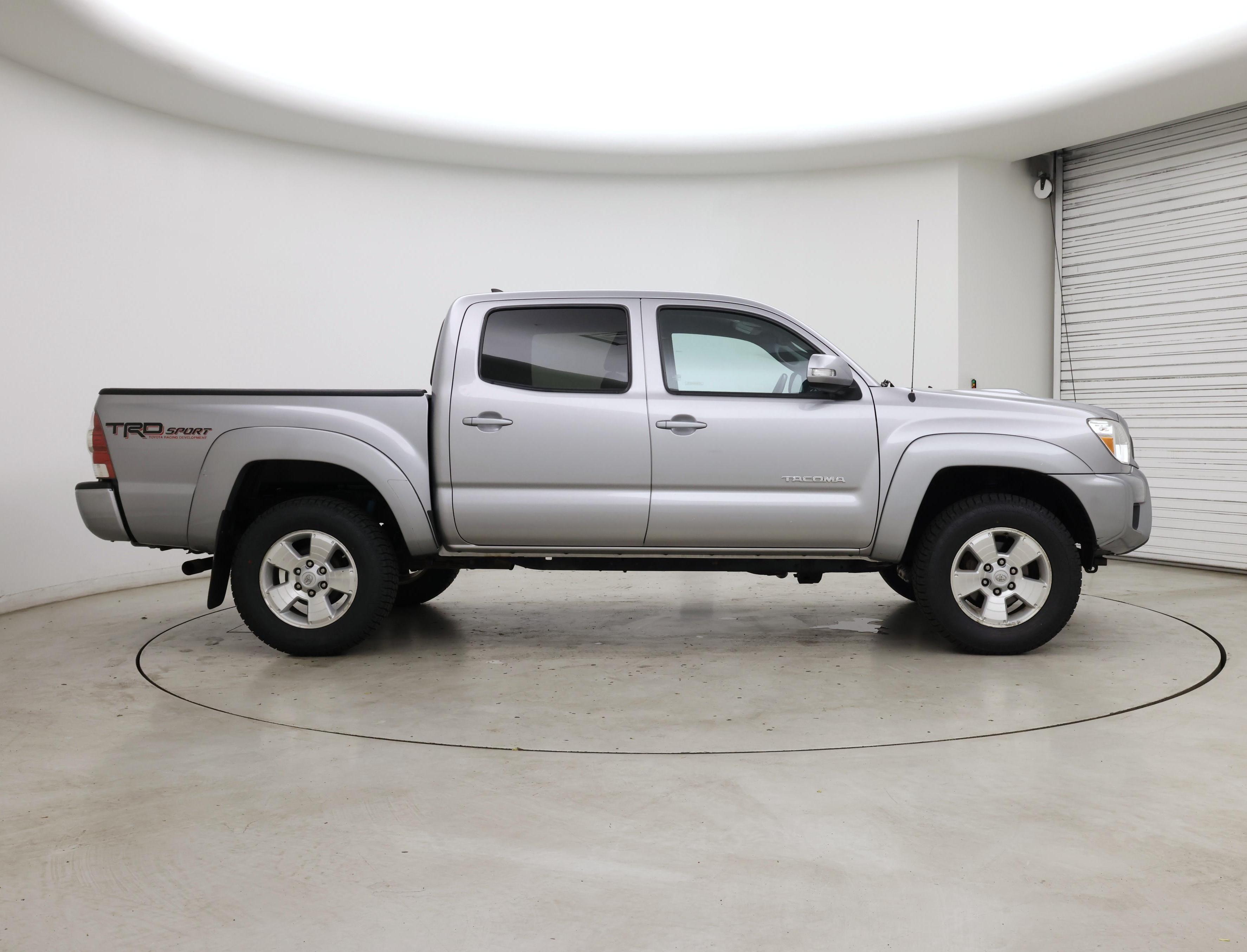 Thumbnail: 2015 Toyota Tacoma - 7