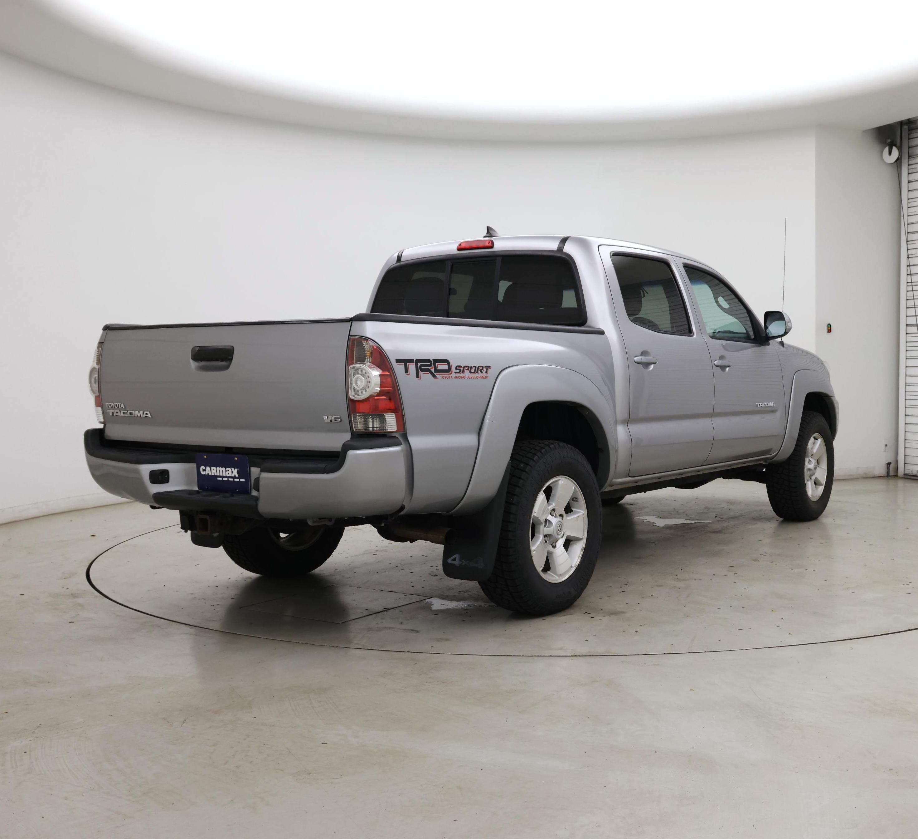 Thumbnail: 2015 Toyota Tacoma - 8