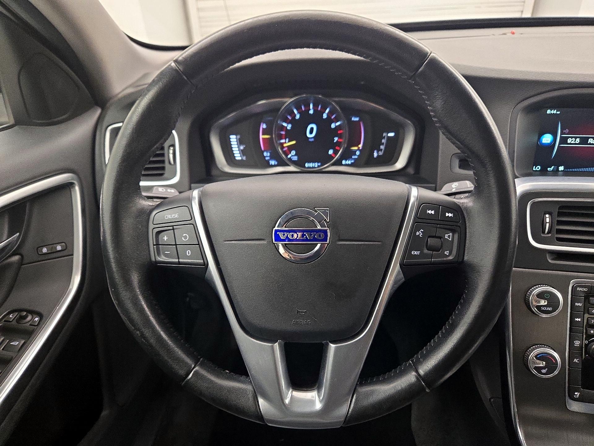 Thumbnail: 2016 Volvo S60 - 10