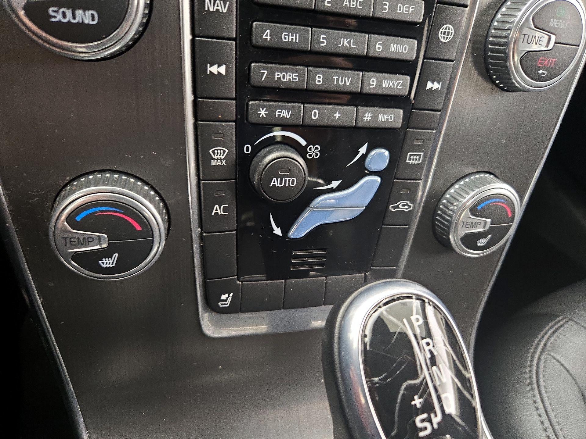 Thumbnail: 2016 Volvo S60 - 14