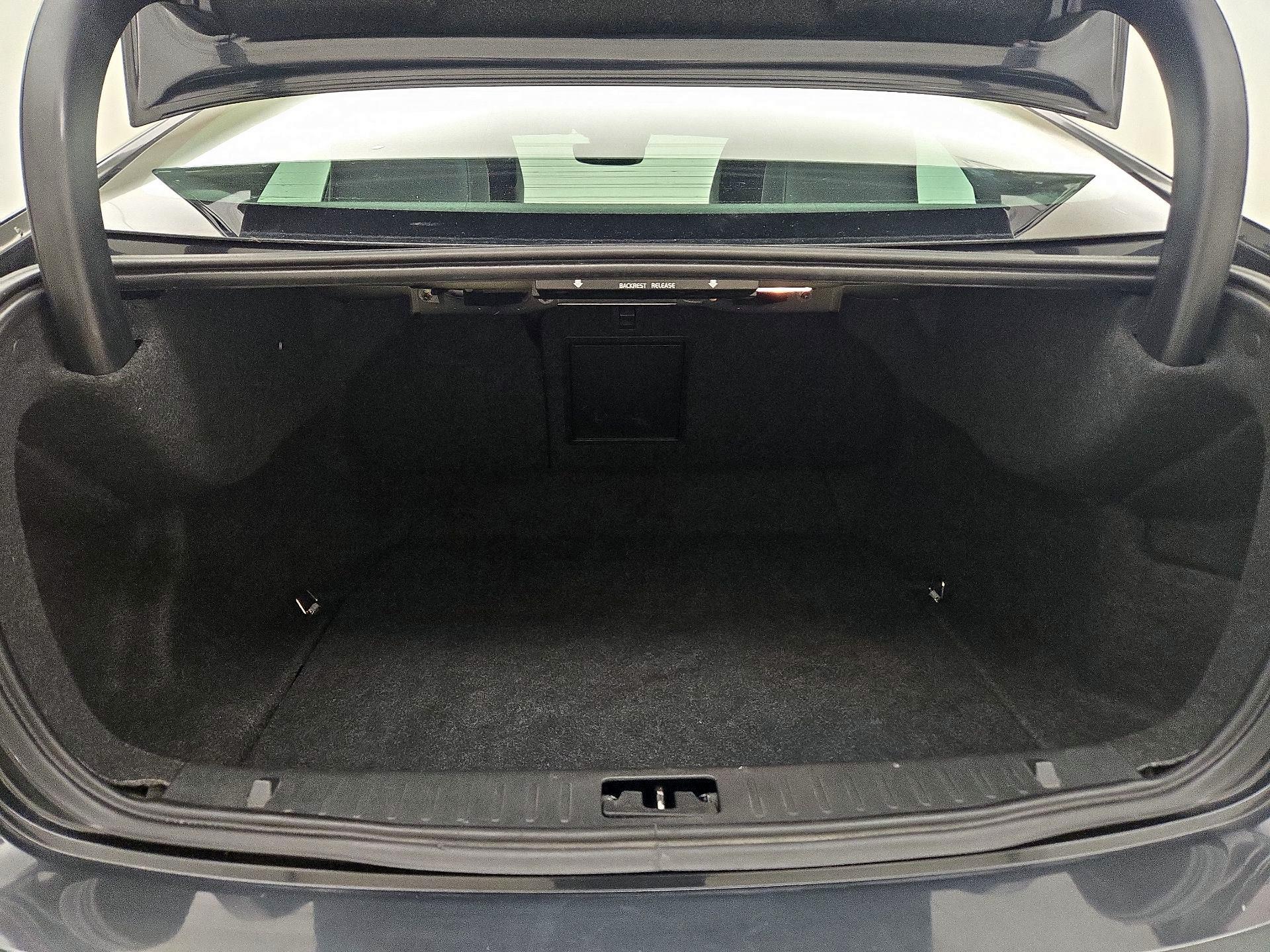 Thumbnail: 2016 Volvo S60 - 16