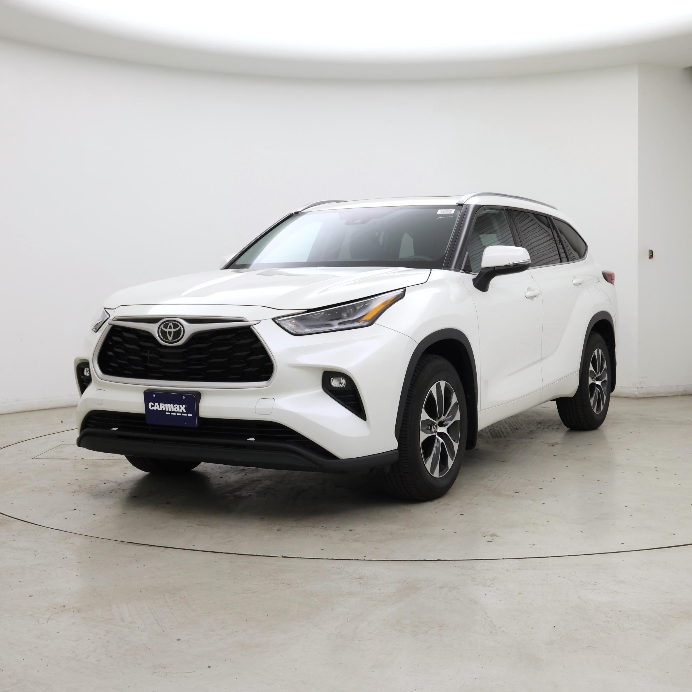 Thumbnail: 2021 Toyota Highlander - 4