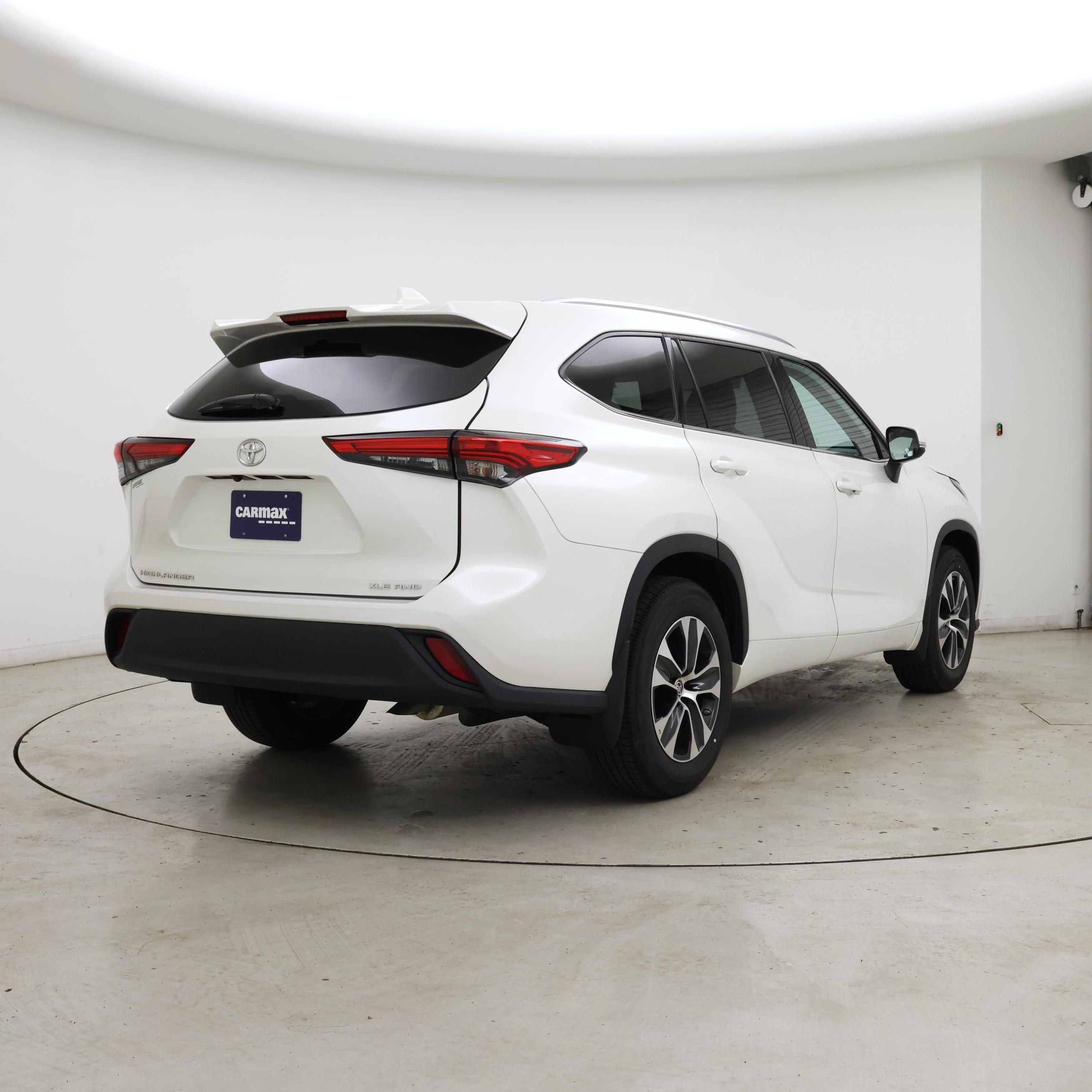 Thumbnail: 2021 Toyota Highlander - 8