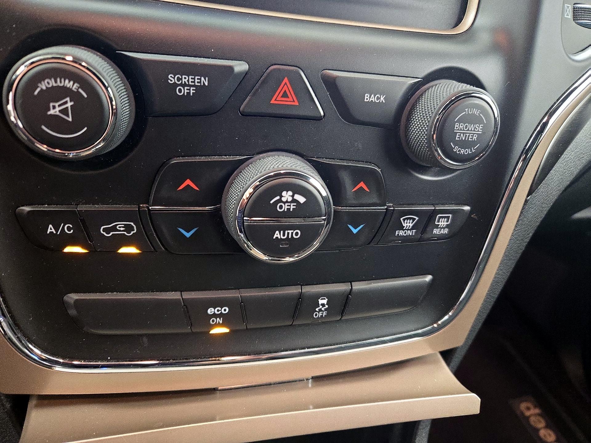 Thumbnail: 2014 Jeep Grand Cherokee - 14