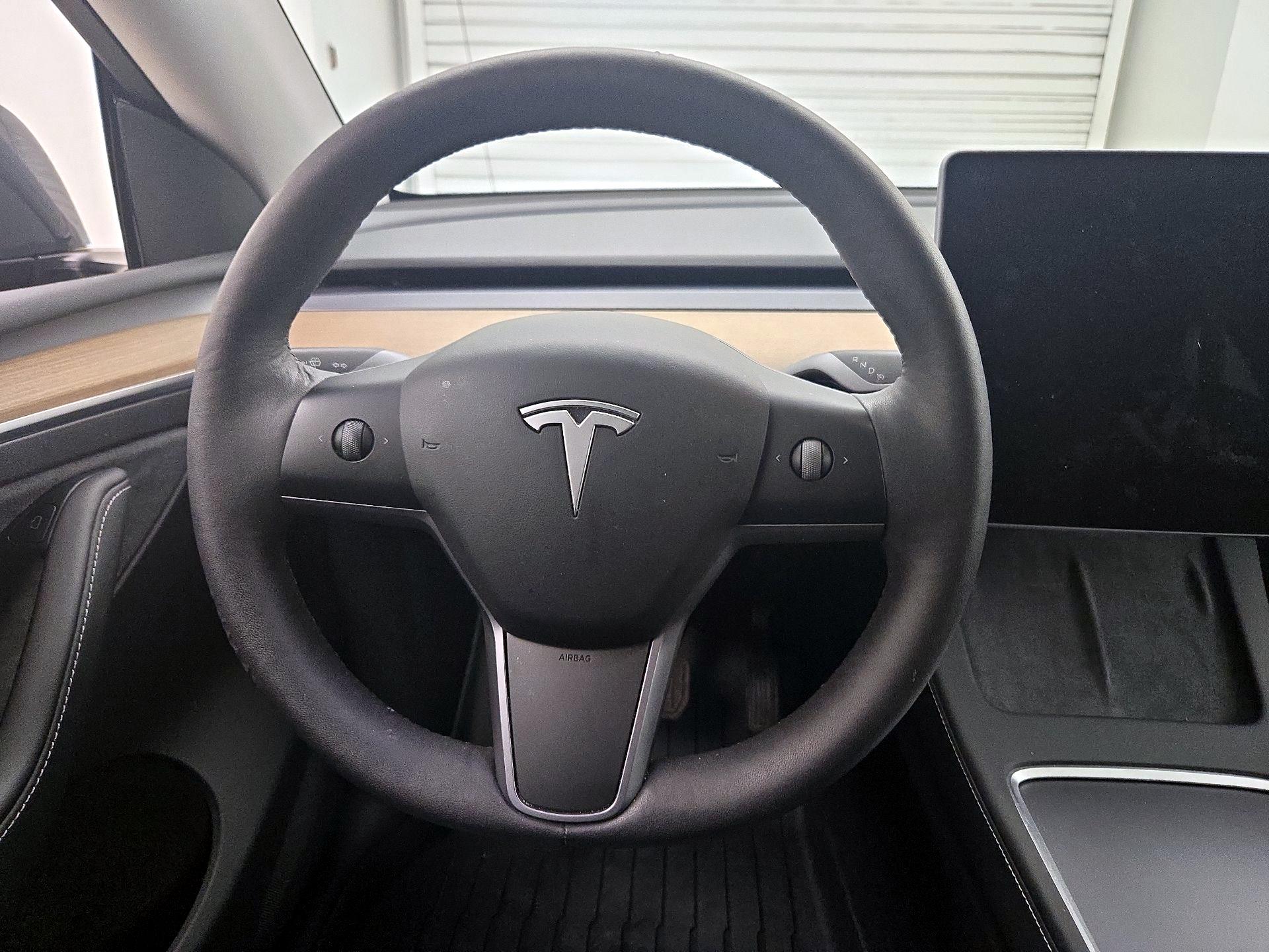 Thumbnail: 2023 Tesla Model Y - 10