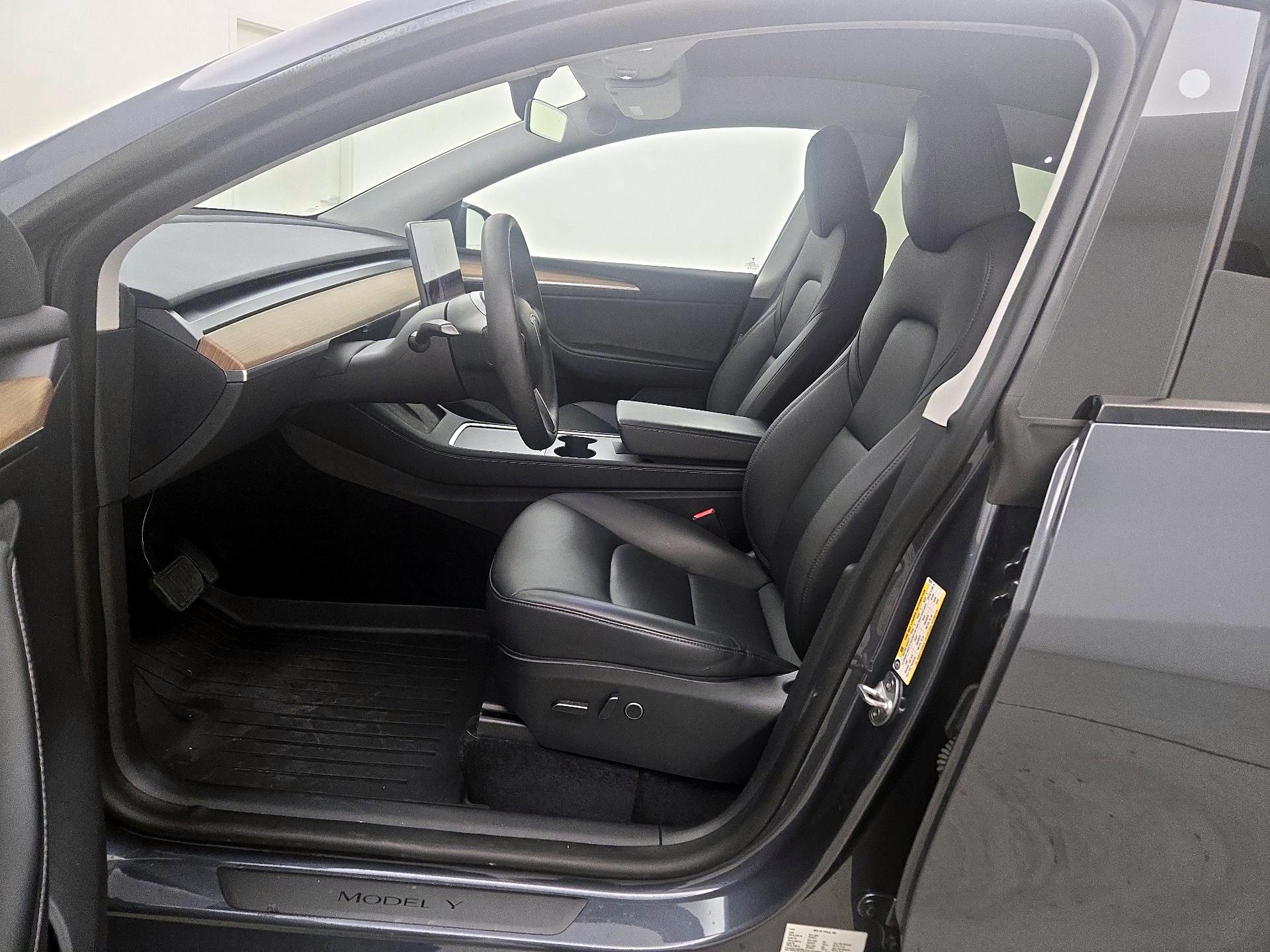 Thumbnail: 2023 Tesla Model Y - 11