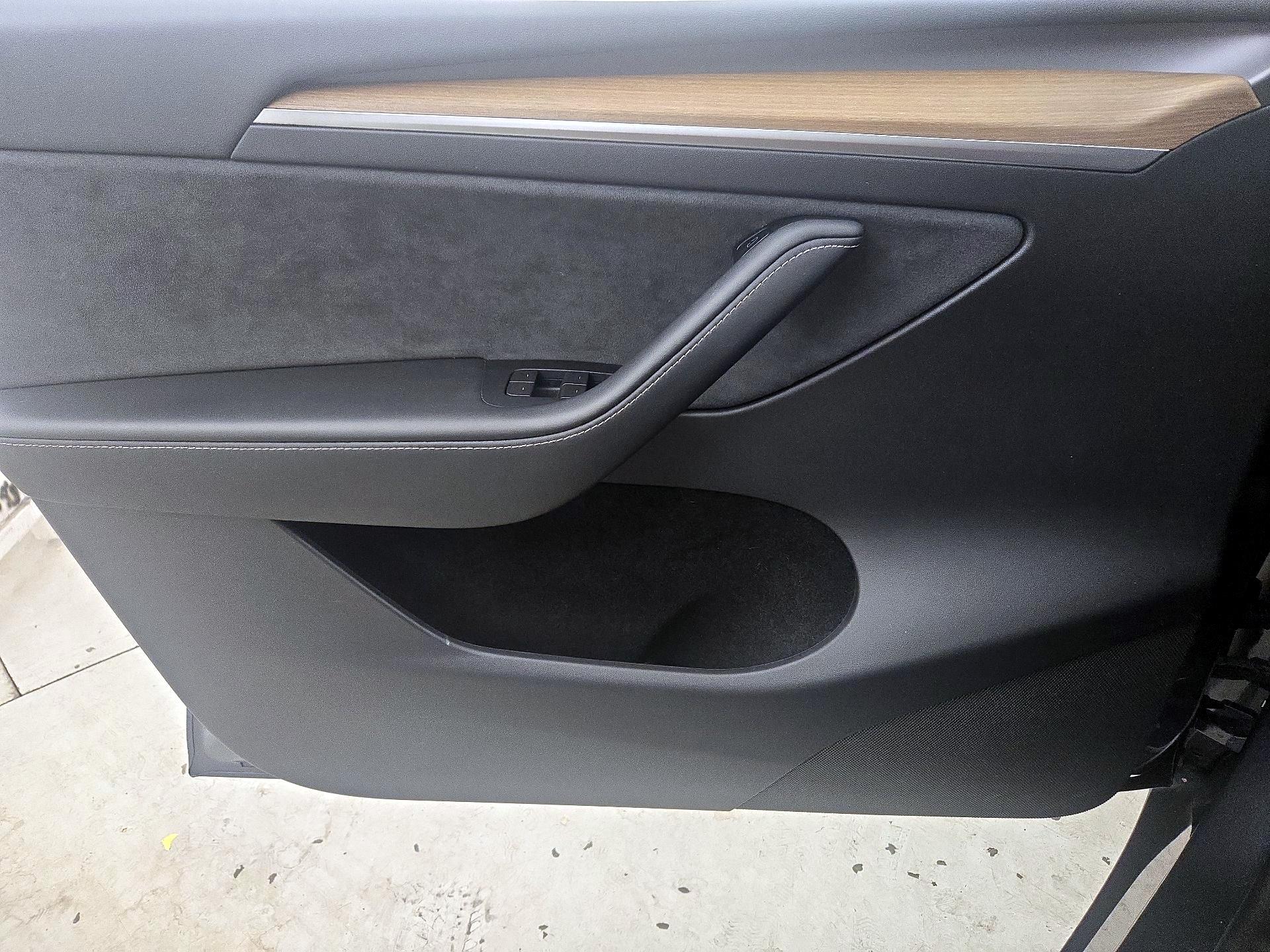Thumbnail: 2023 Tesla Model Y - 12