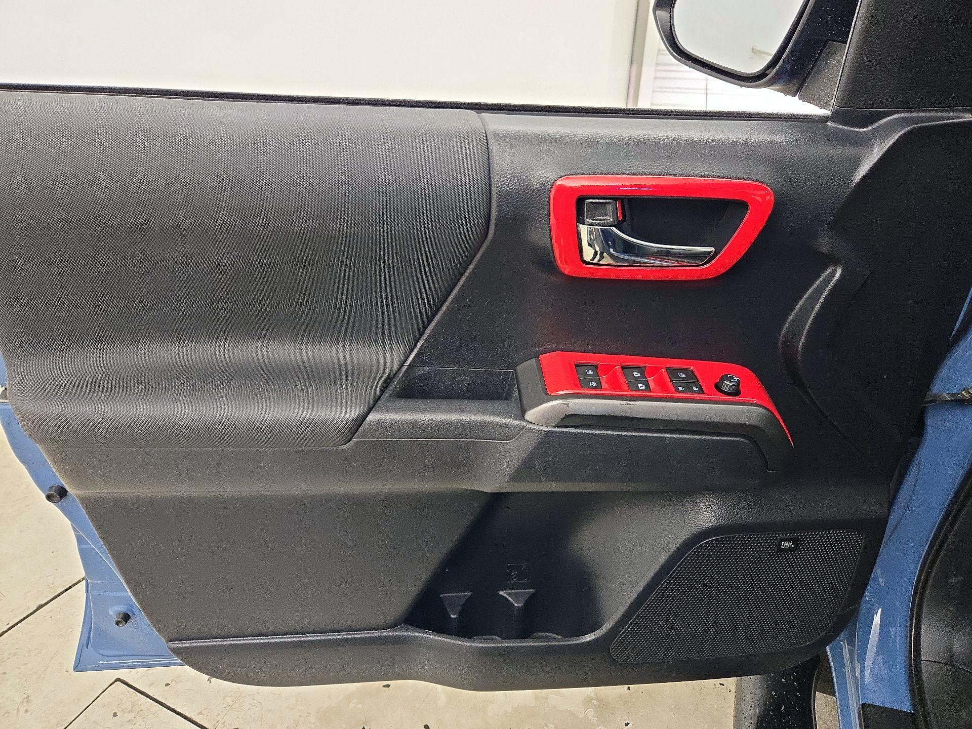 Thumbnail: 2019 Toyota Tacoma - 12