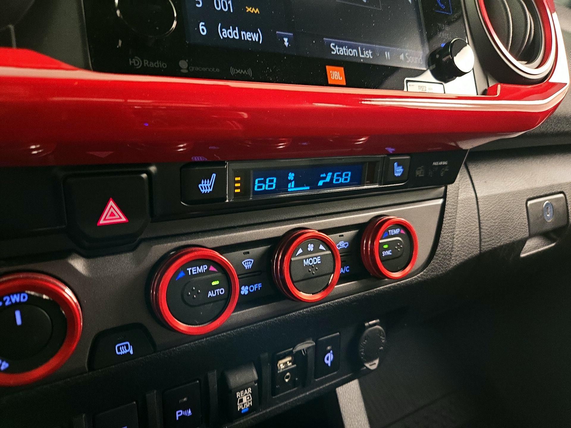 Thumbnail: 2019 Toyota Tacoma - 15