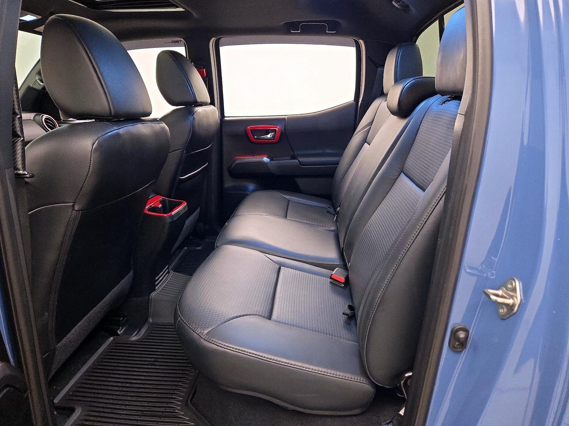 Thumbnail: 2019 Toyota Tacoma - 18