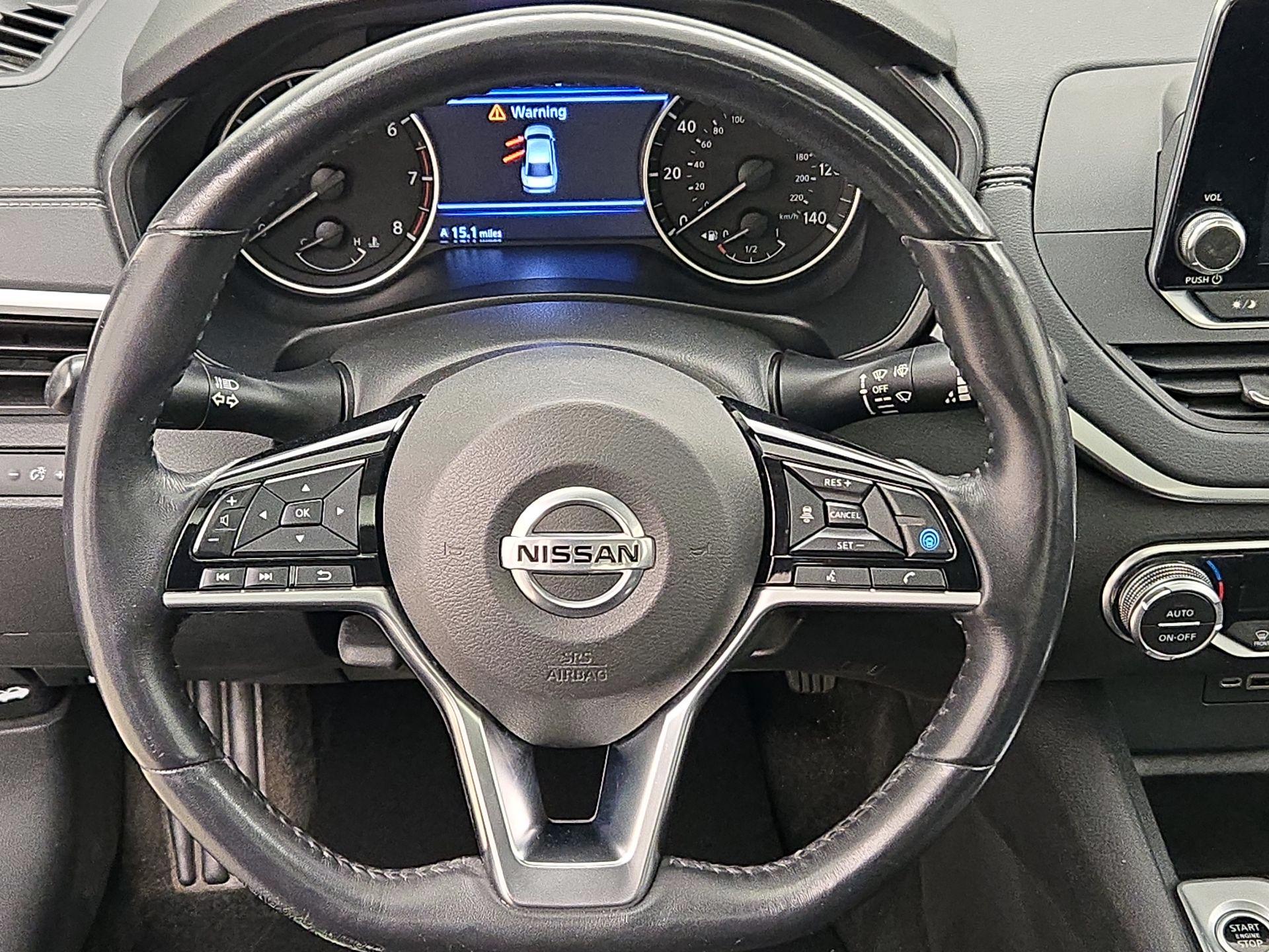 Thumbnail: 2019 Nissan Altima - 10