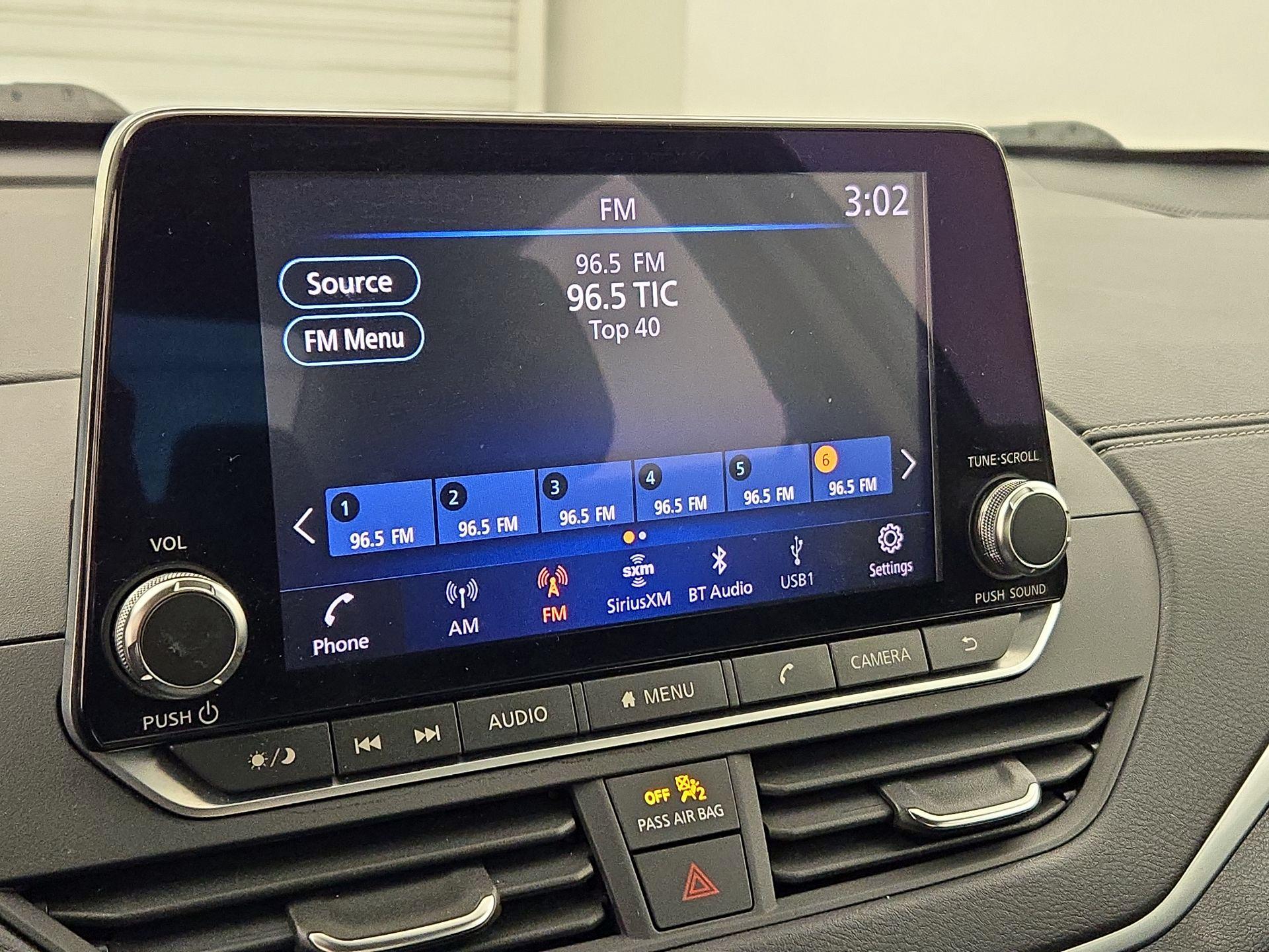 Thumbnail: 2019 Nissan Altima - 15