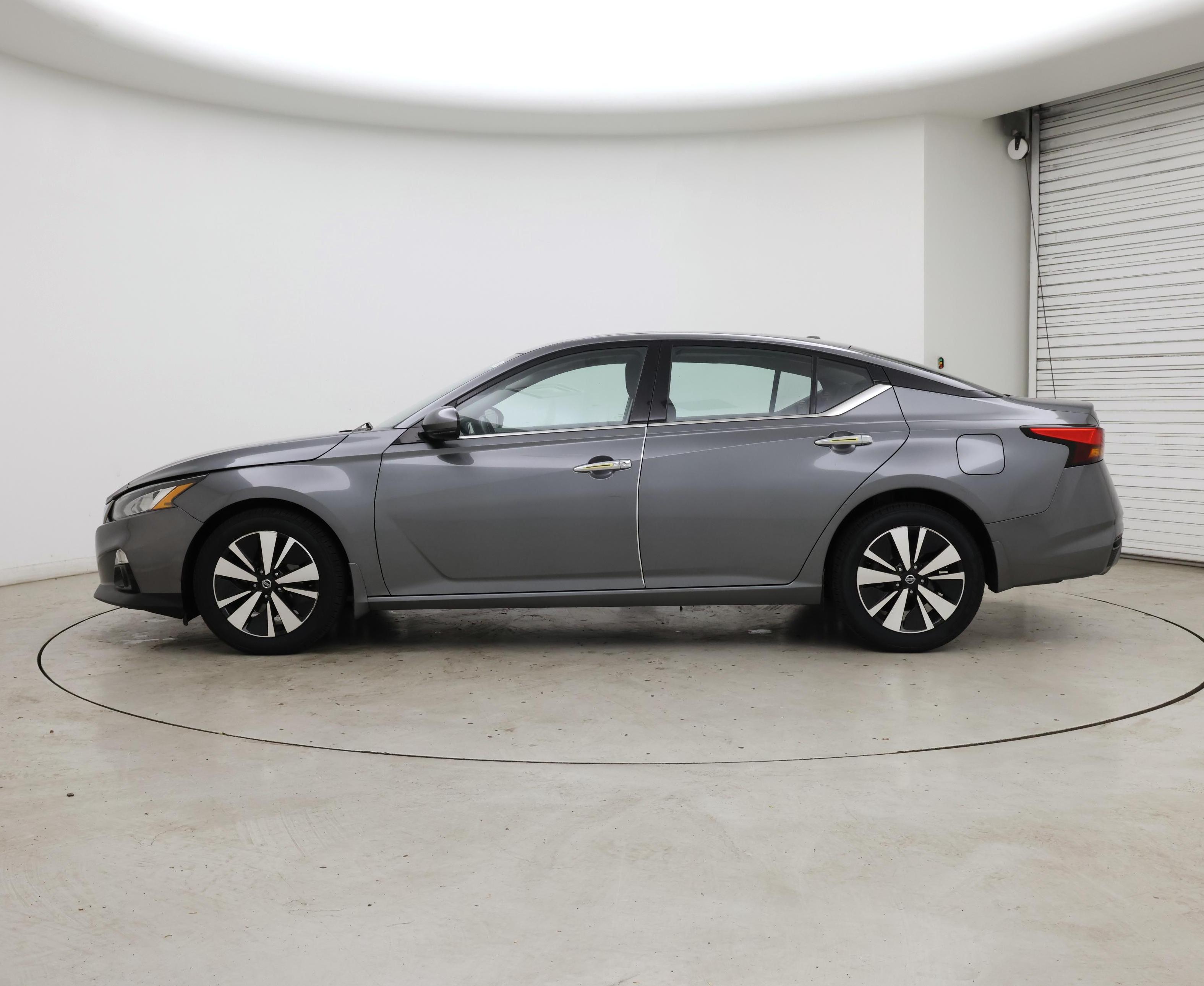 Thumbnail: 2019 Nissan Altima - 3