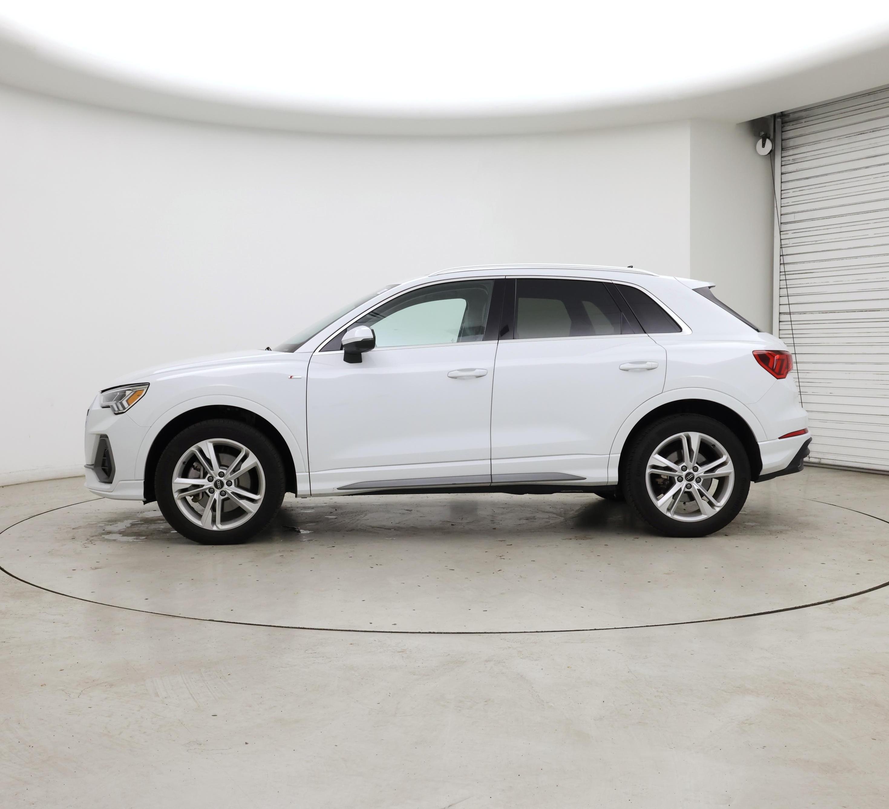 Thumbnail: 2024 Audi Q3 - 3
