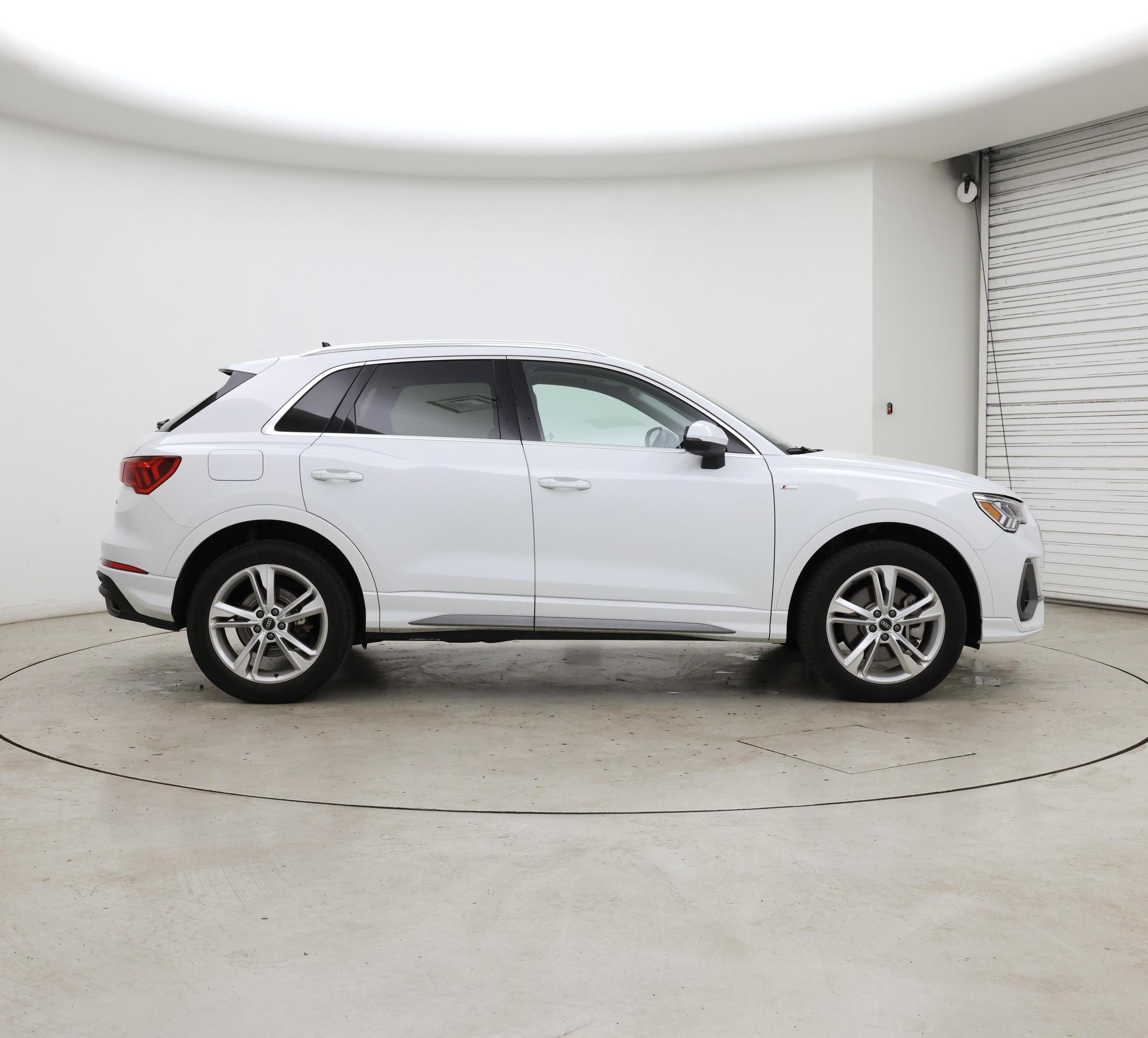 Thumbnail: 2024 Audi Q3 - 7