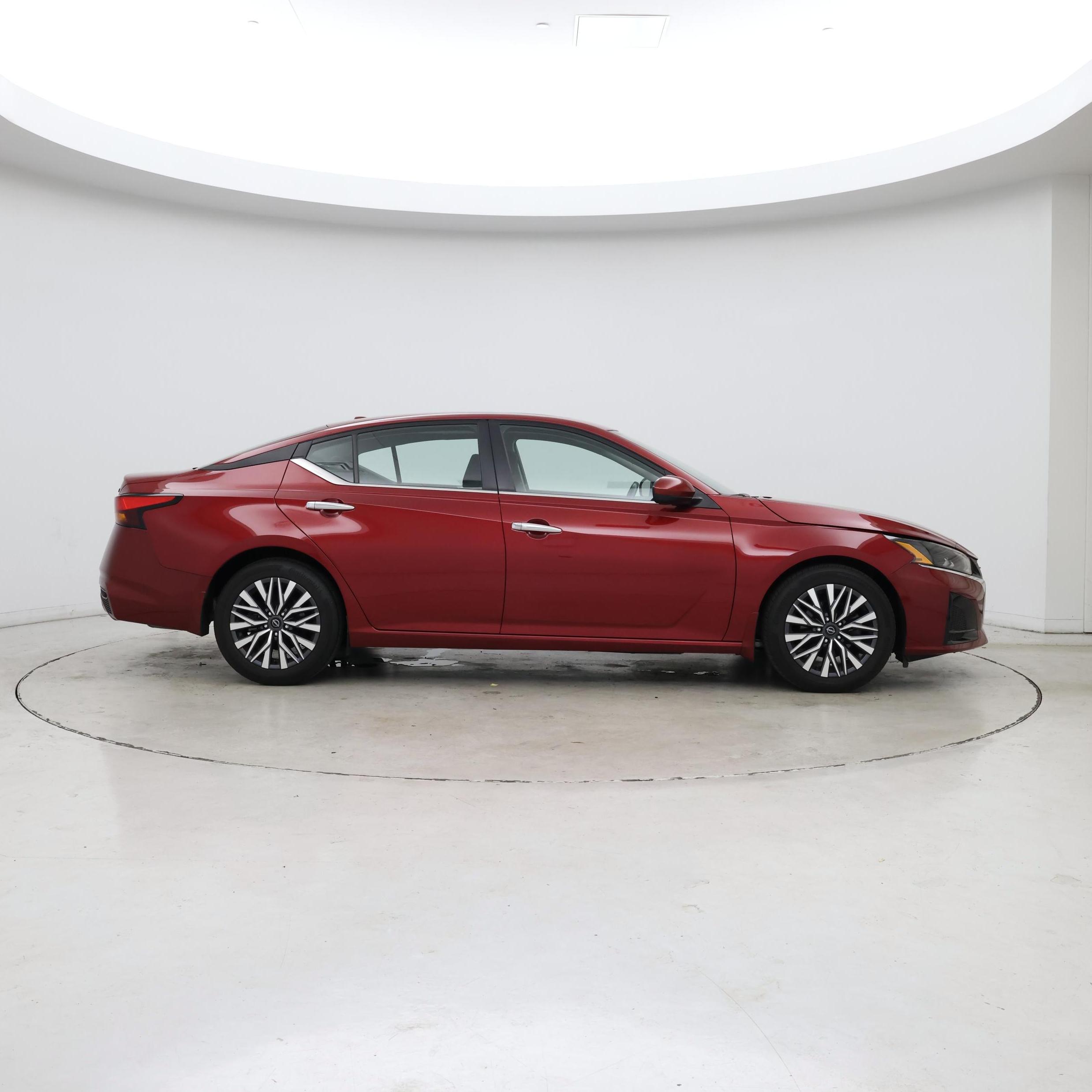 Thumbnail: 2023 Nissan Altima - 7
