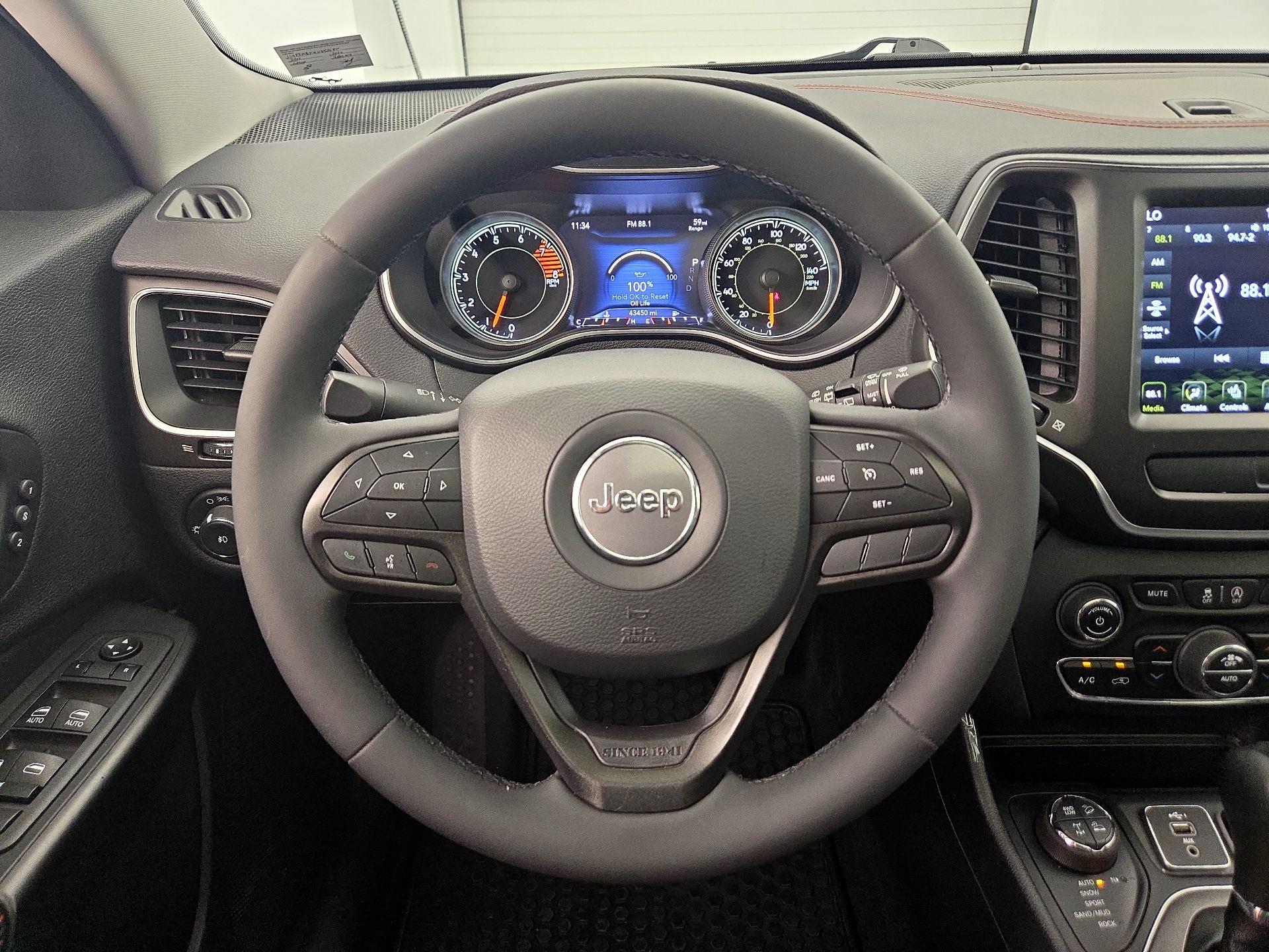 Thumbnail: 2022 Jeep Cherokee - 10
