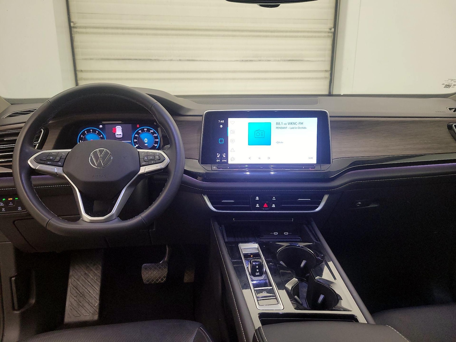 2025 Volkswagen Atlas SEL - Photo 10