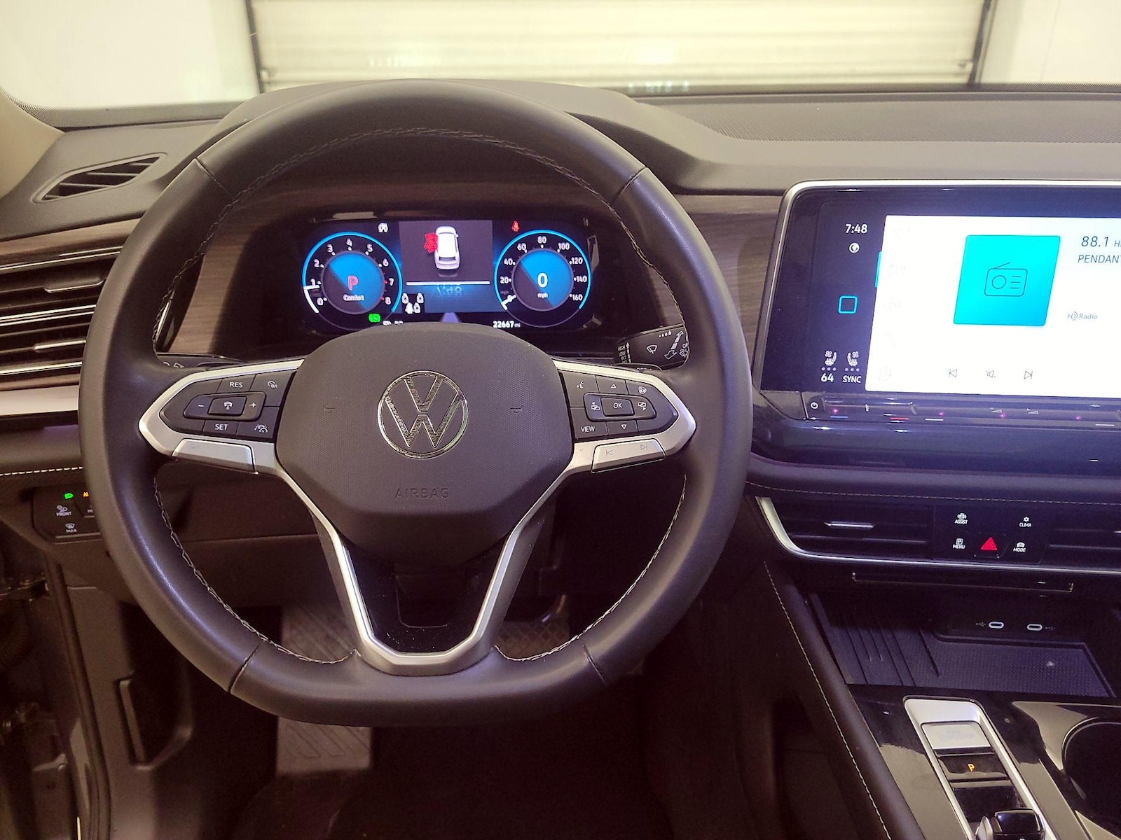2025 Volkswagen Atlas SEL - Photo 11