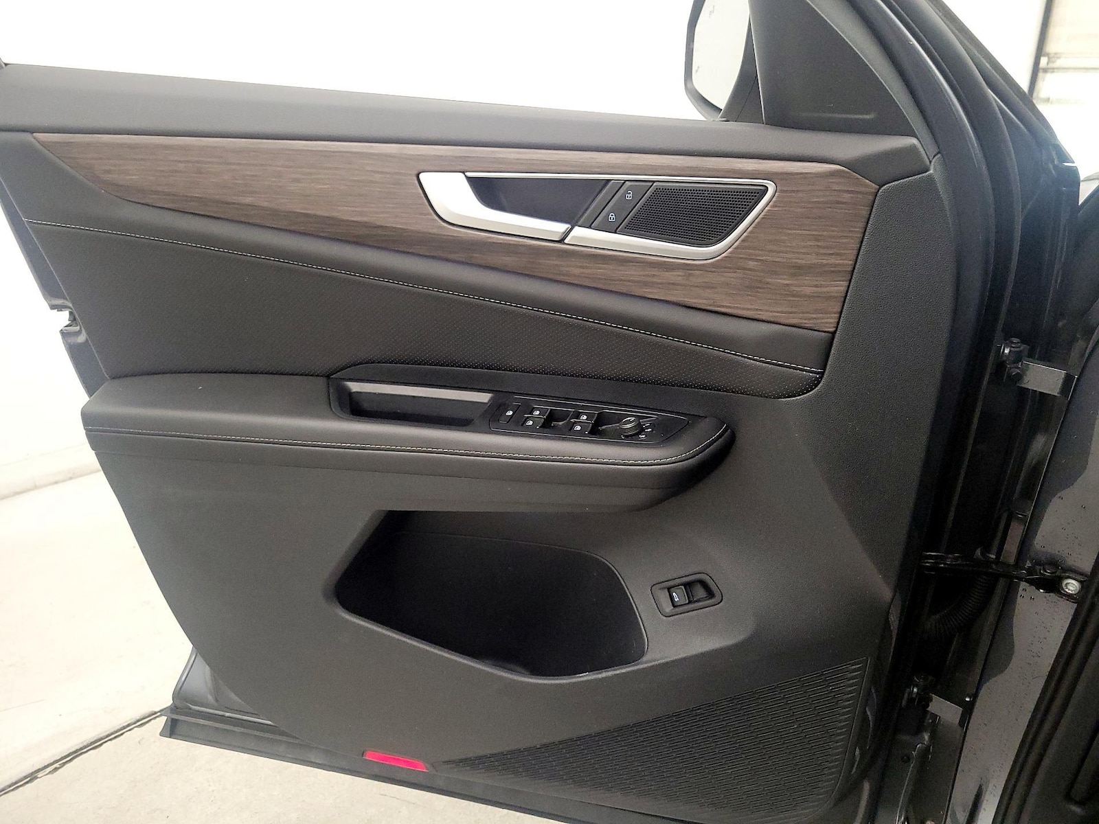 2025 Volkswagen Atlas SEL - Photo 13