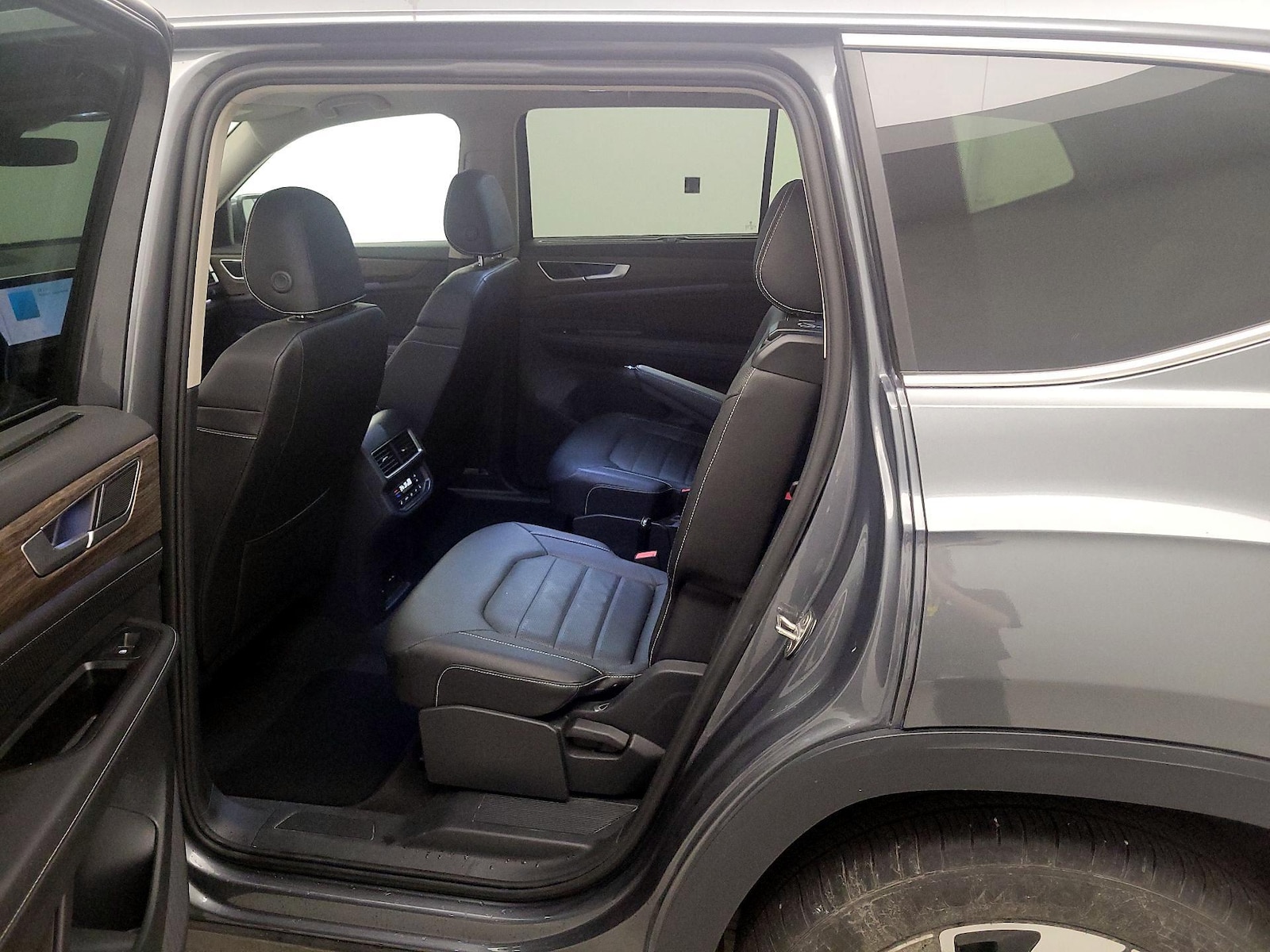 2025 Volkswagen Atlas SEL - Photo 21