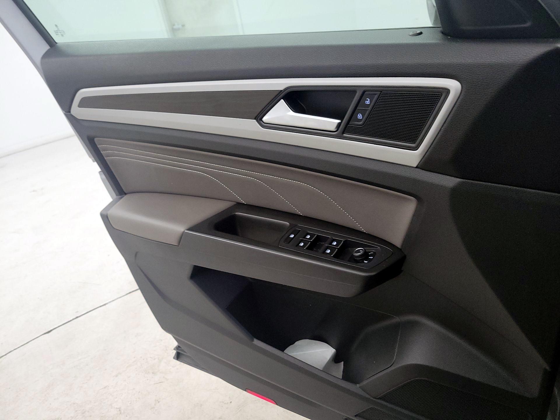 Thumbnail: 2022 Volkswagen Atlas - 12