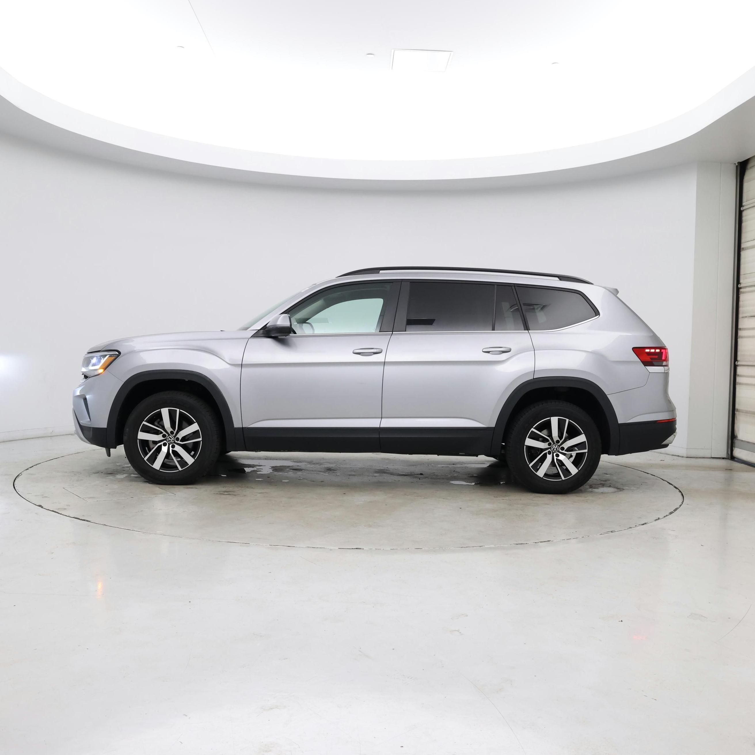 Thumbnail: 2022 Volkswagen Atlas - 3
