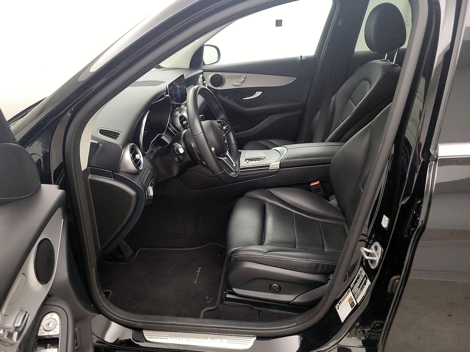 2022 Mercedes-Benz GLC GLC300 - Photo 12
