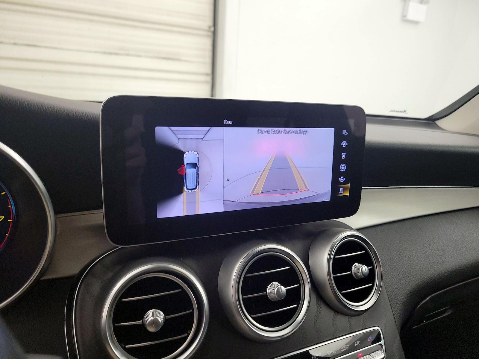 2022 Mercedes-Benz GLC GLC300 - Photo 15