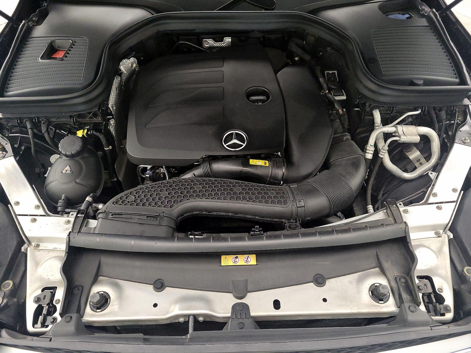2022 Mercedes-Benz GLC GLC300 - Photo 22