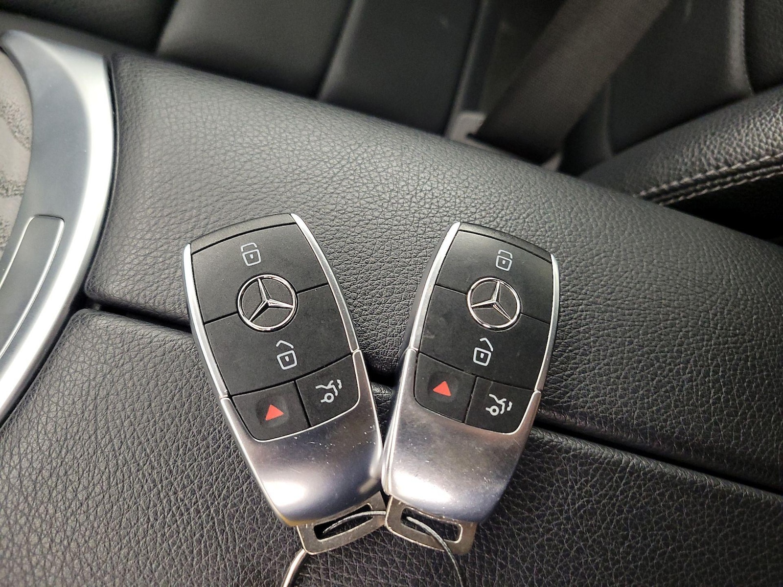 2022 Mercedes-Benz GLC GLC300 - Photo 23