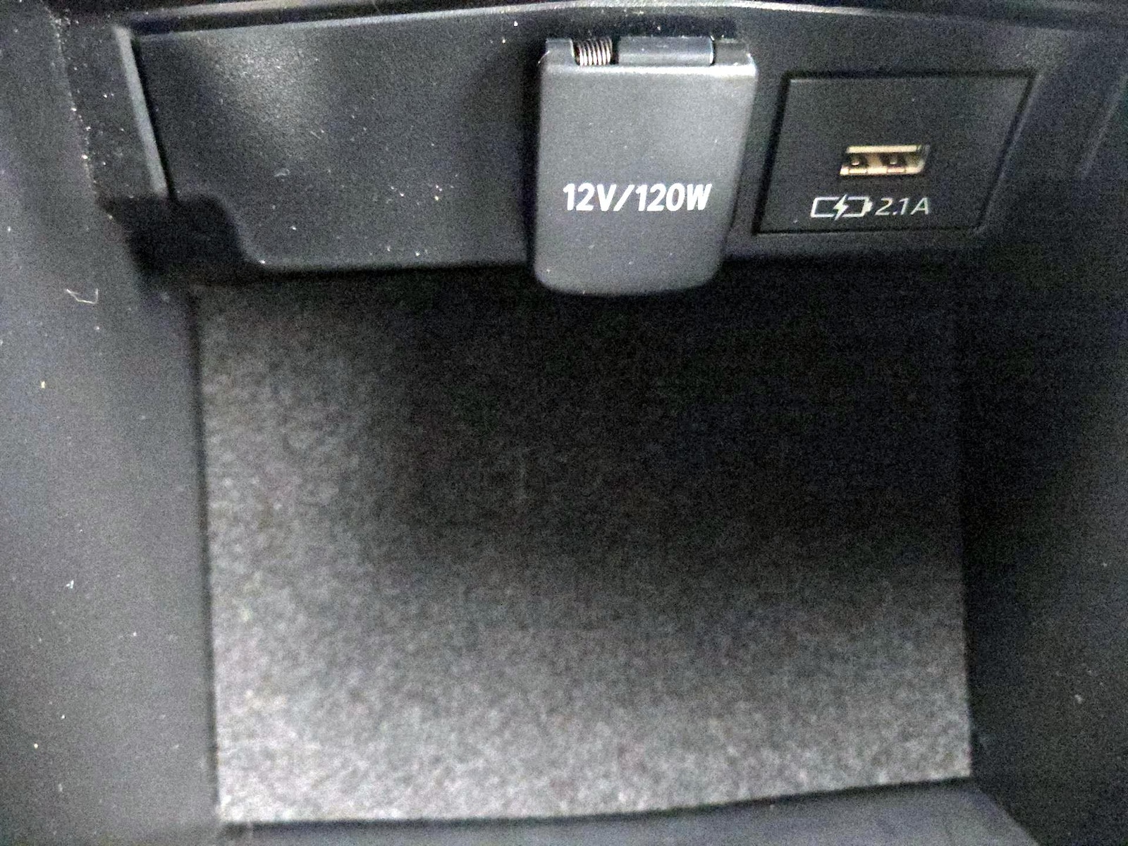 2021 Toyota Corolla LE - Photo 19