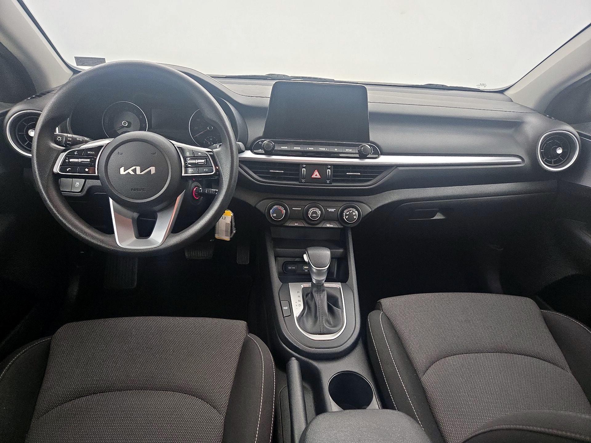 Thumbnail: 2022 Kia Forte - 9