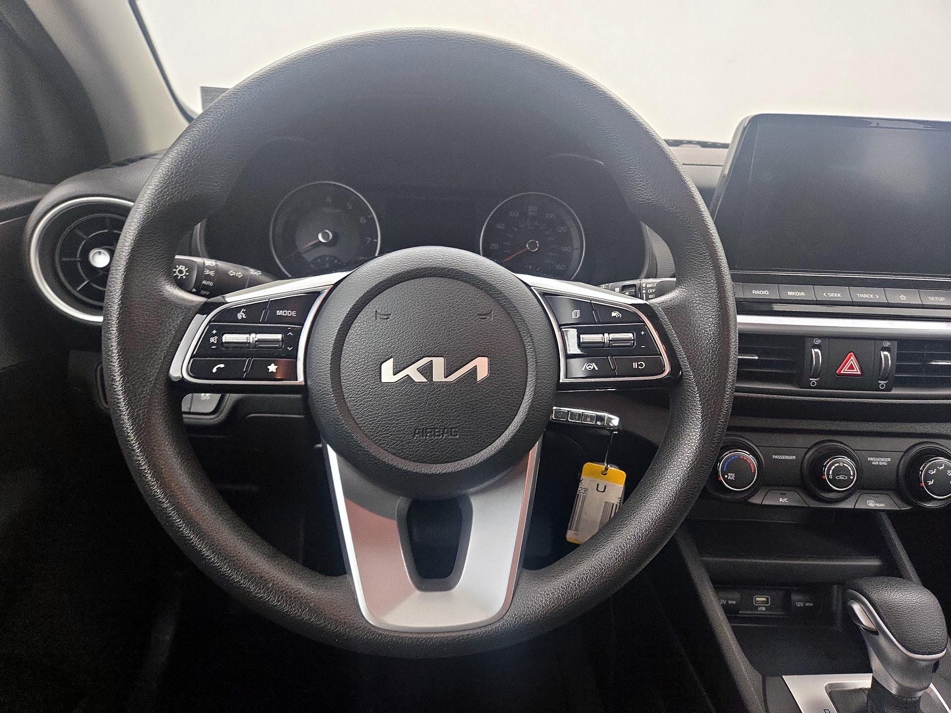 Thumbnail: 2022 Kia Forte - 10