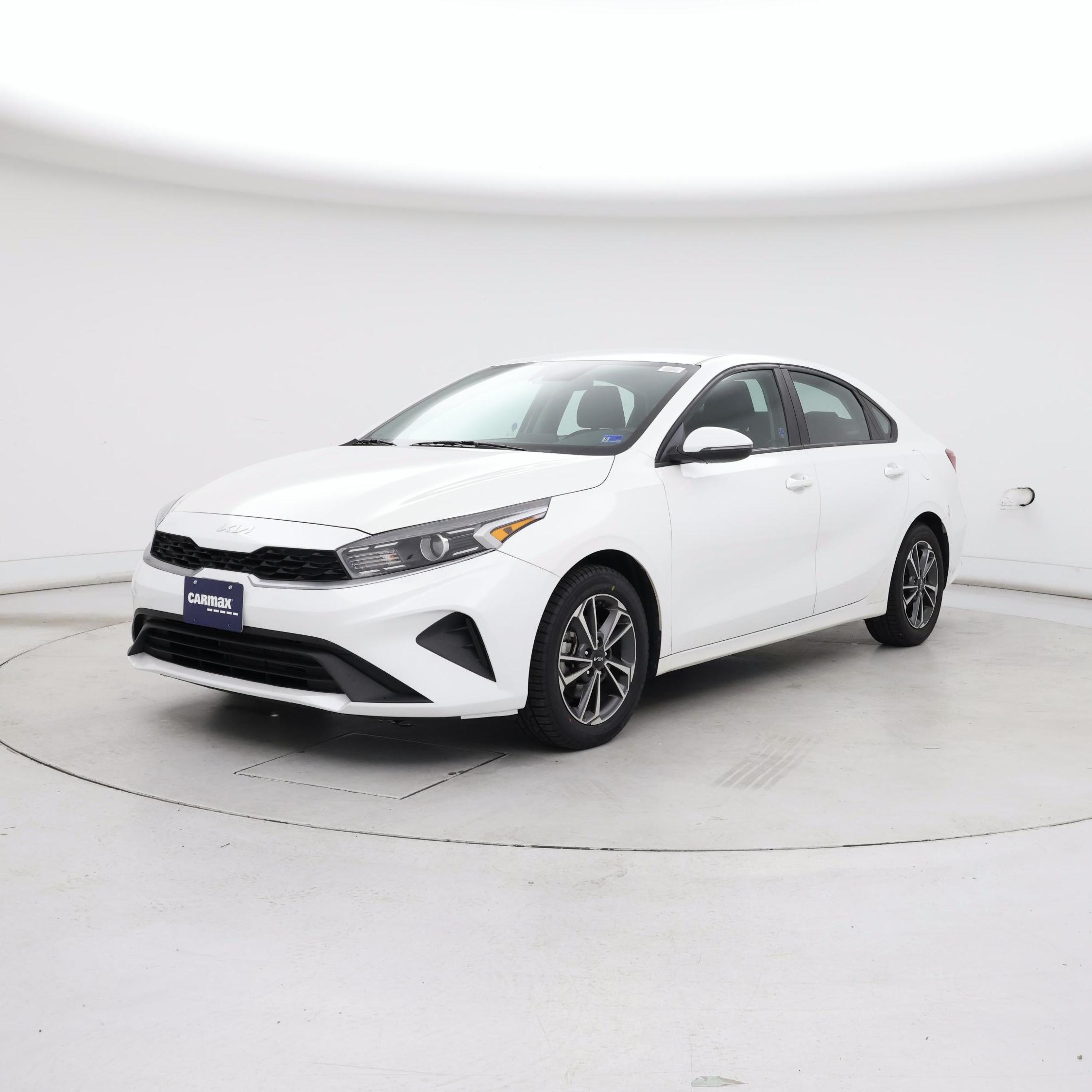 Thumbnail: 2022 Kia Forte - 4