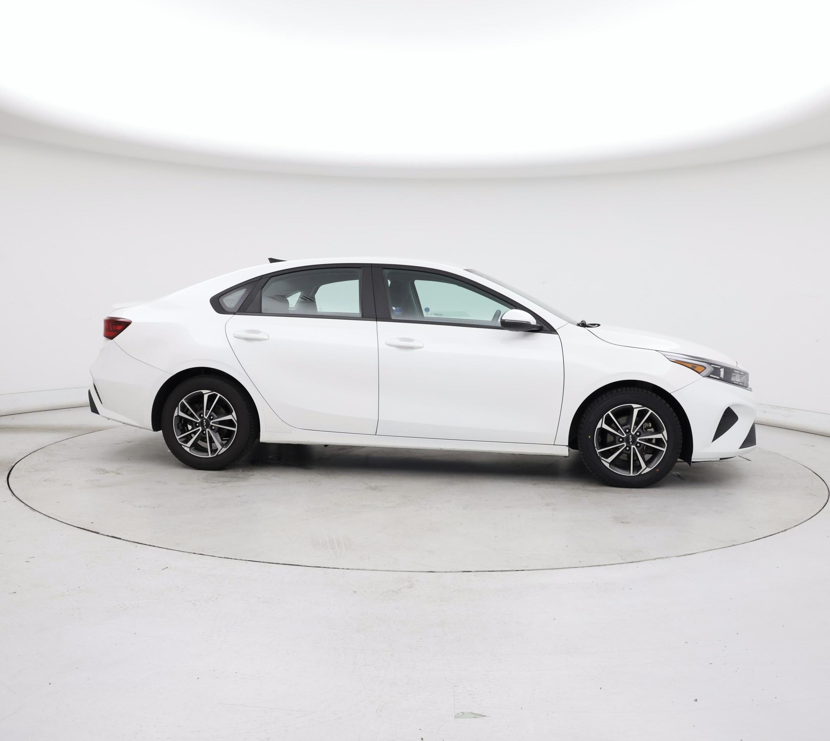 Thumbnail: 2022 Kia Forte - 7