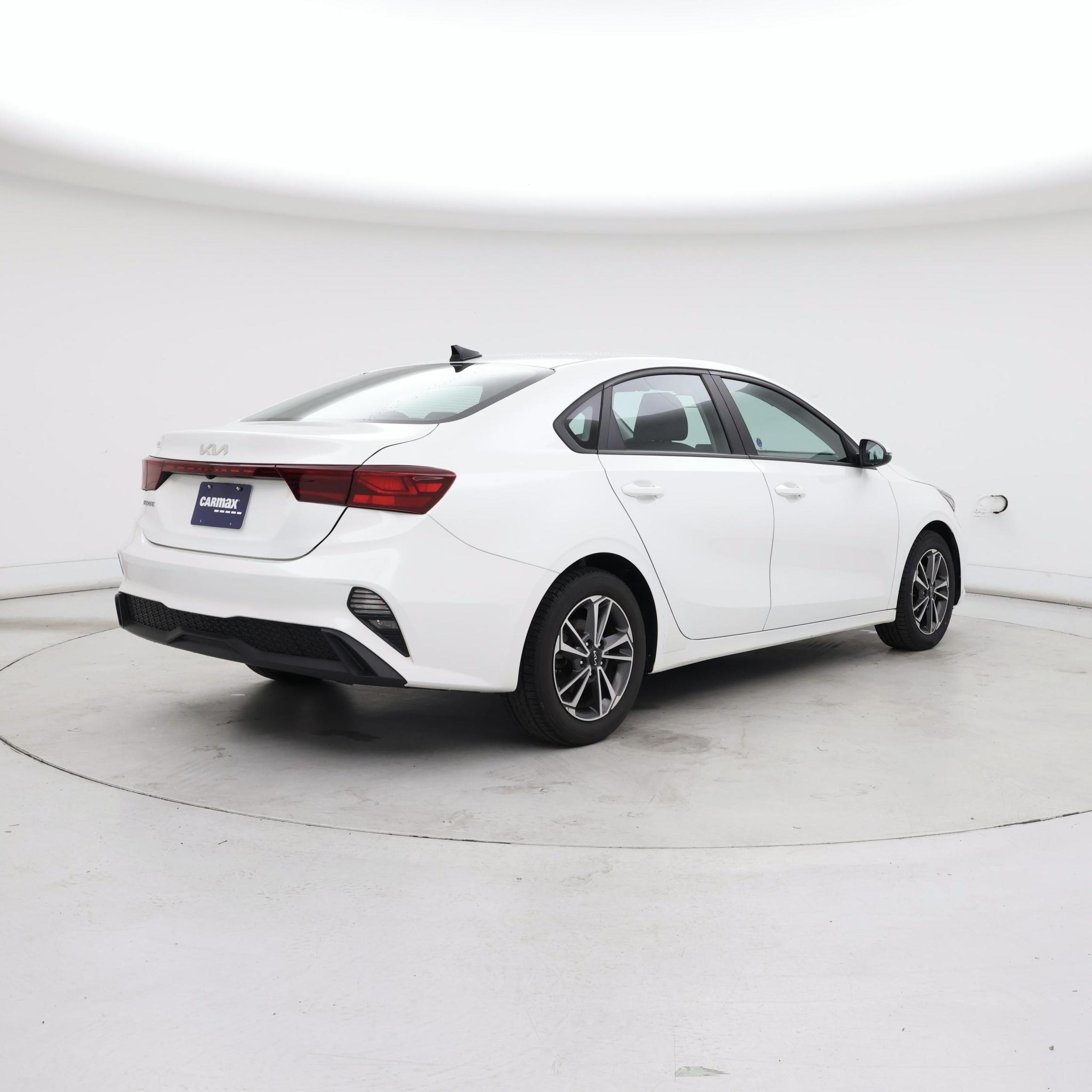Thumbnail: 2022 Kia Forte - 8