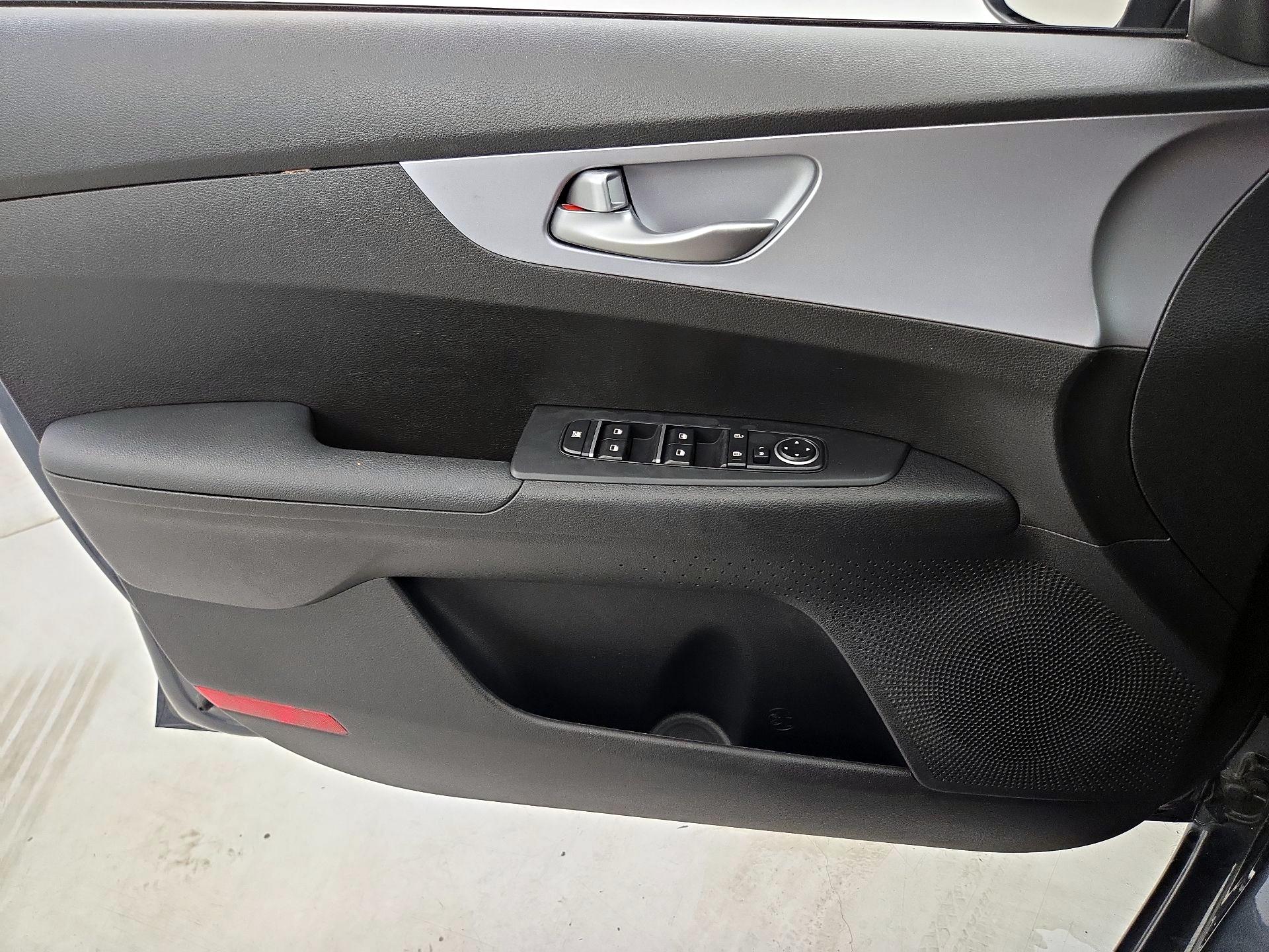 Thumbnail: 2024 Kia Forte - 12