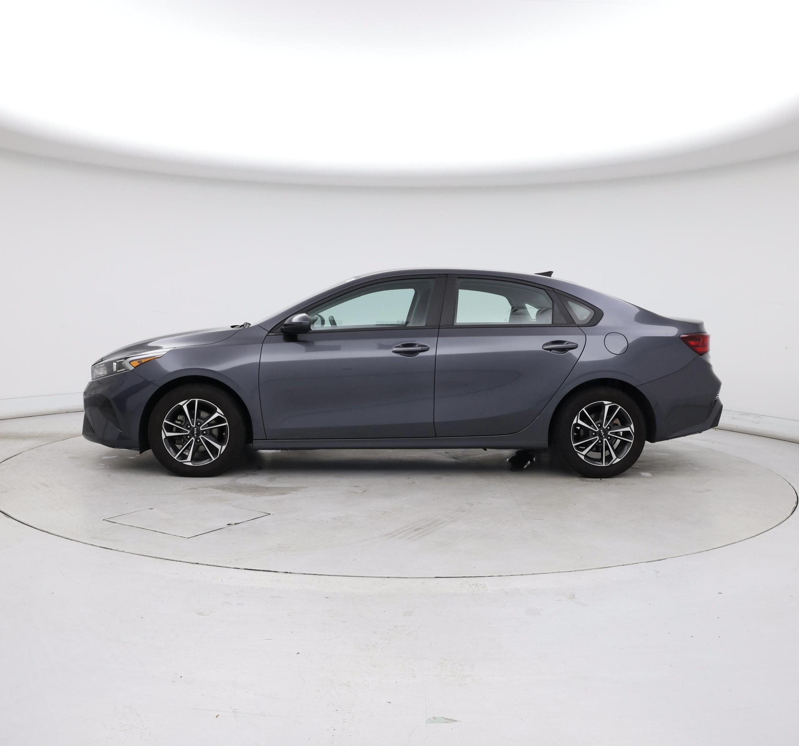 Thumbnail: 2024 Kia Forte - 3